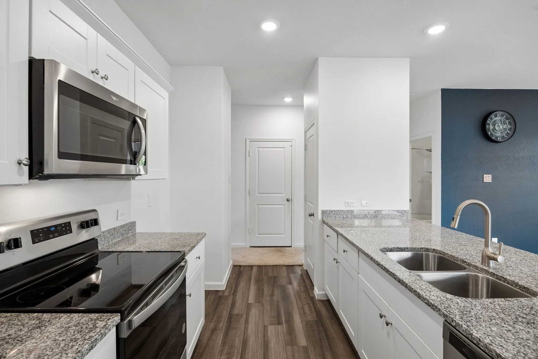 Single Family Residence For Sale in Tarrant County , 1601 Shadow Hawk, Fort Worth, Texas 76052, 3 Bedroom, 2 Bathroom, 2 Garage spaces, 1,431 Sqft, built in 2022, mls#21364938, Real Estate Agent in Fort Worth, Homes For Sale in Tarrant county, Homes For Sale in Fort Worth, Realtor in Fort Worth Texas, Real Estate Brokerage Independent Realty Texas, Luminita Cordes Realtor
