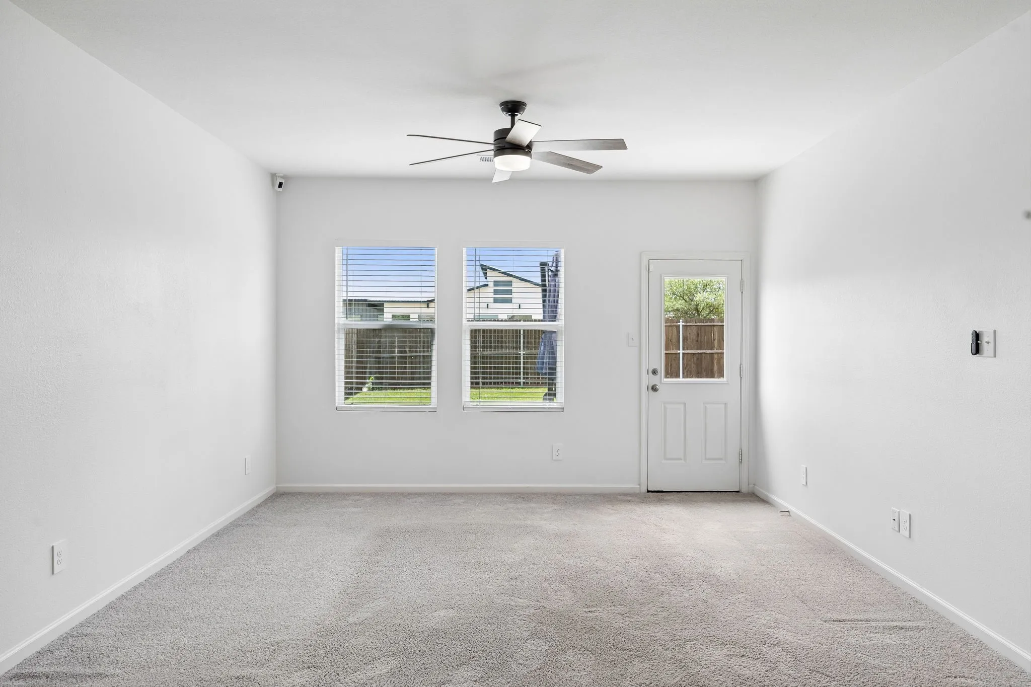 Single Family Residence For Sale in Tarrant County , 1601 Shadow Hawk, Fort Worth, Texas 76052, 3 Bedroom, 2 Bathroom, 2 Garage spaces, 1,431 Sqft, built in 2022, mls#21364938, Real Estate Agent in Fort Worth, Homes For Sale in Tarrant county, Homes For Sale in Fort Worth, Realtor in Fort Worth Texas, Real Estate Brokerage Independent Realty Texas, Luminita Cordes Realtor
