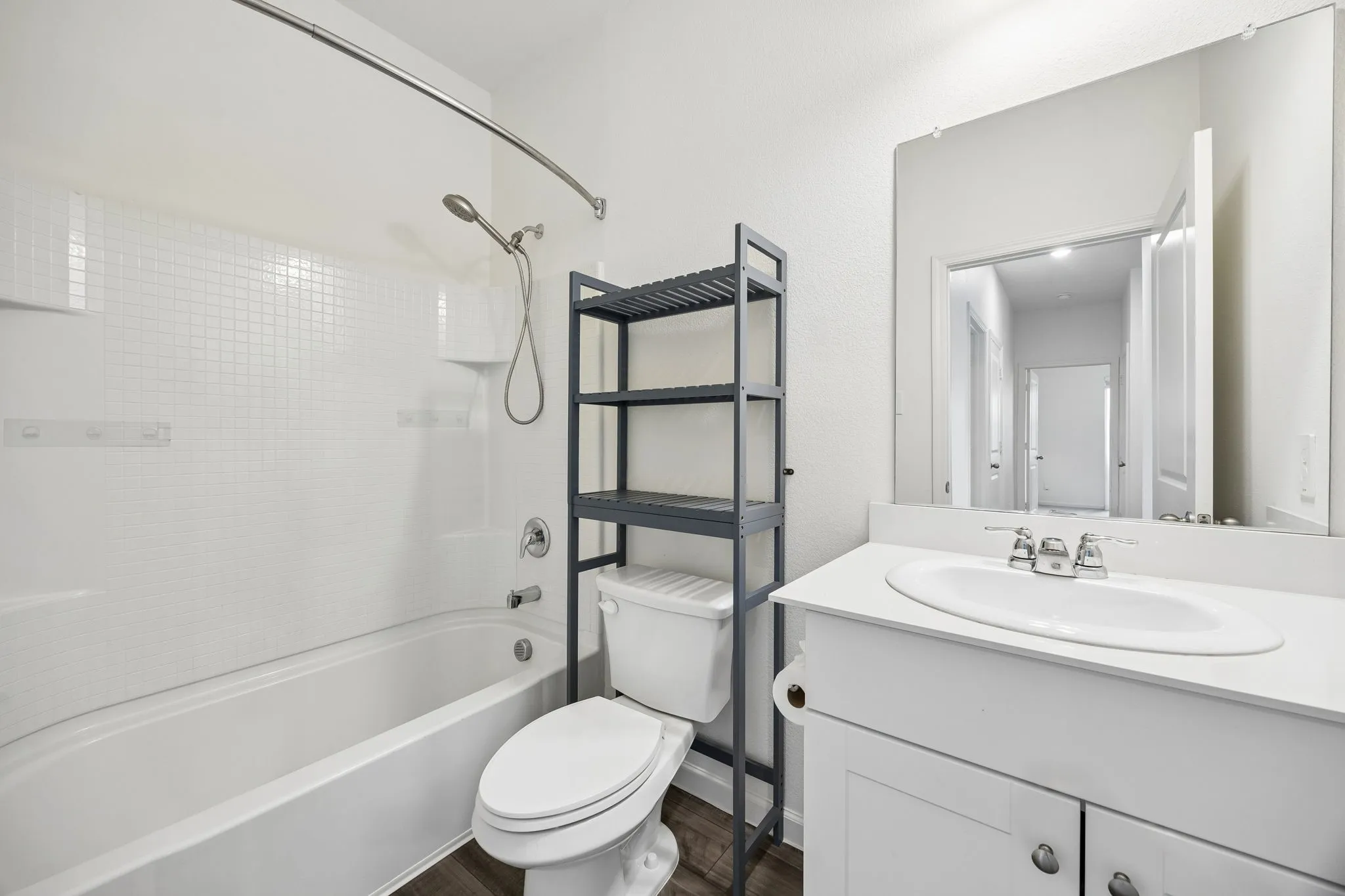Single Family Residence For Sale in Tarrant County , 1601 Shadow Hawk, Fort Worth, Texas 76052, 3 Bedroom, 2 Bathroom, 2 Garage spaces, 1,431 Sqft, built in 2022, mls#21364938, Real Estate Agent in Fort Worth, Homes For Sale in Tarrant county, Homes For Sale in Fort Worth, Realtor in Fort Worth Texas, Real Estate Brokerage Independent Realty Texas, Luminita Cordes Realtor