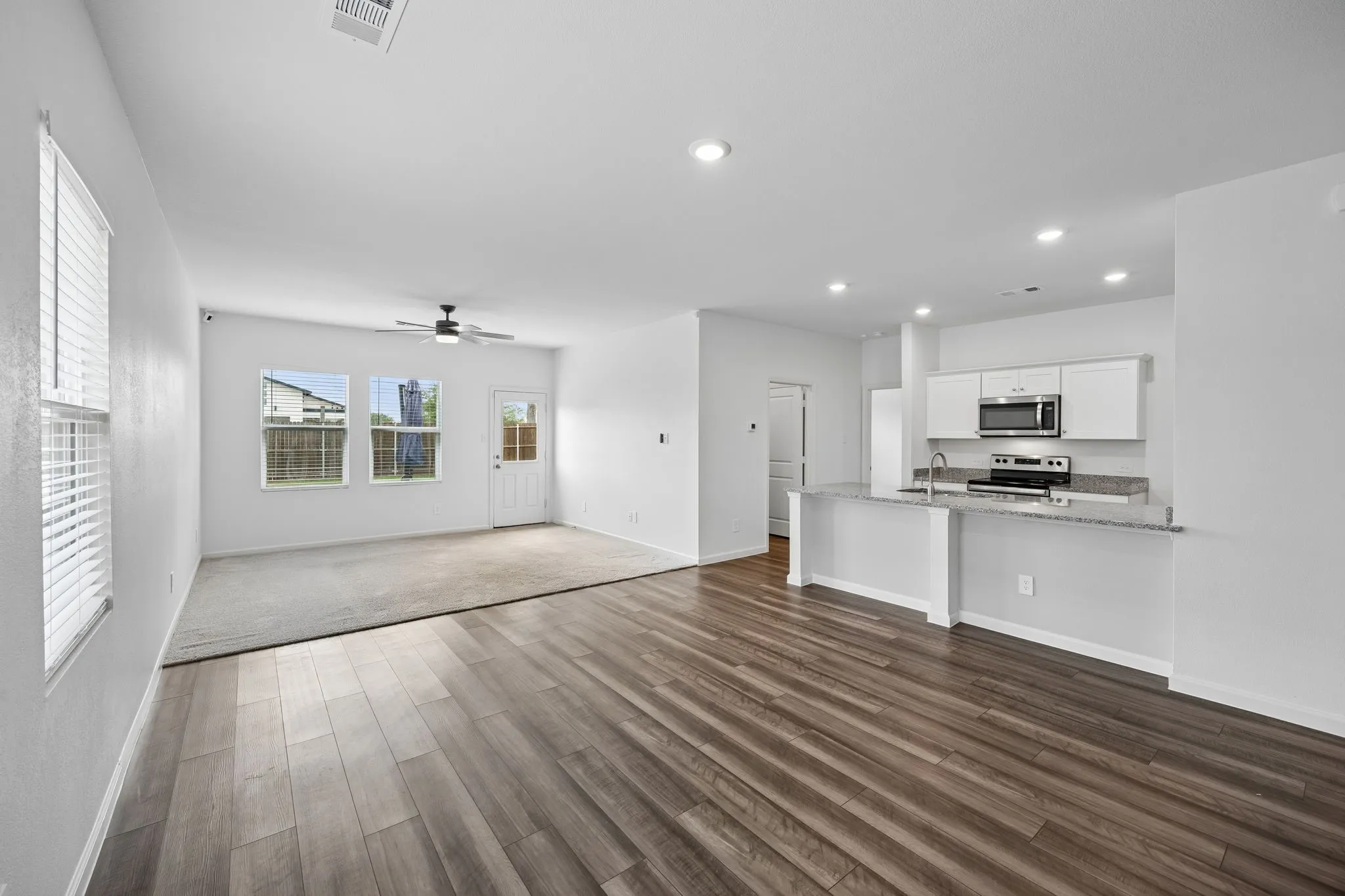 Single Family Residence For Sale in Tarrant County , 1601 Shadow Hawk, Fort Worth, Texas 76052, 3 Bedroom, 2 Bathroom, 2 Garage spaces, 1,431 Sqft, built in 2022, mls#21364938, Real Estate Agent in Fort Worth, Homes For Sale in Tarrant county, Homes For Sale in Fort Worth, Realtor in Fort Worth Texas, Real Estate Brokerage Independent Realty Texas, Luminita Cordes Realtor