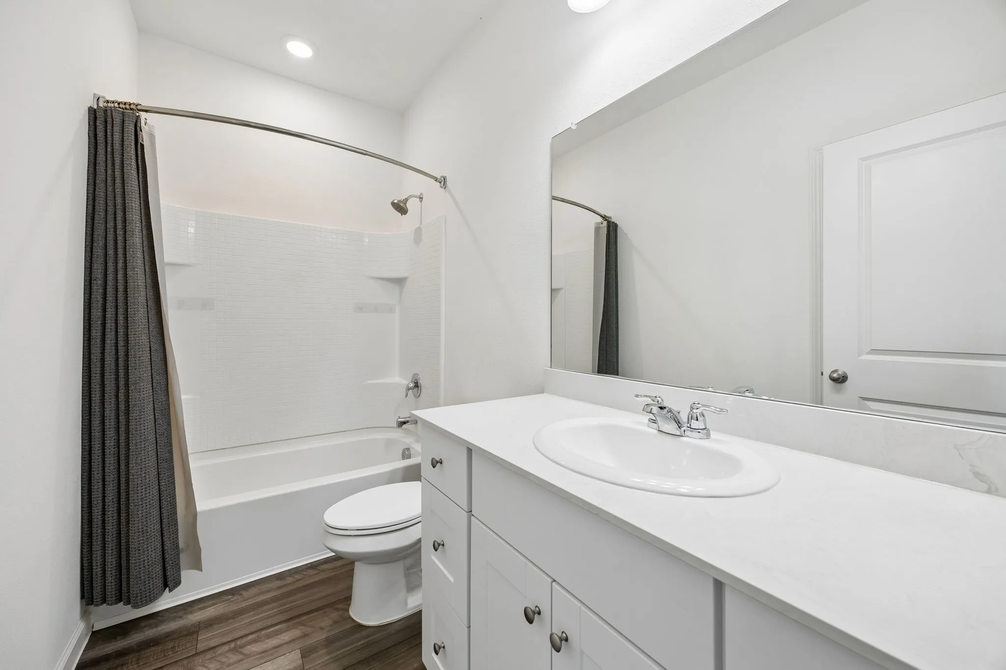 Single Family Residence For Sale in Tarrant County , 1601 Shadow Hawk, Fort Worth, Texas 76052, 3 Bedroom, 2 Bathroom, 2 Garage spaces, 1,431 Sqft, built in 2022, mls#21364938, Real Estate Agent in Fort Worth, Homes For Sale in Tarrant county, Homes For Sale in Fort Worth, Realtor in Fort Worth Texas, Real Estate Brokerage Independent Realty Texas, Luminita Cordes Realtor