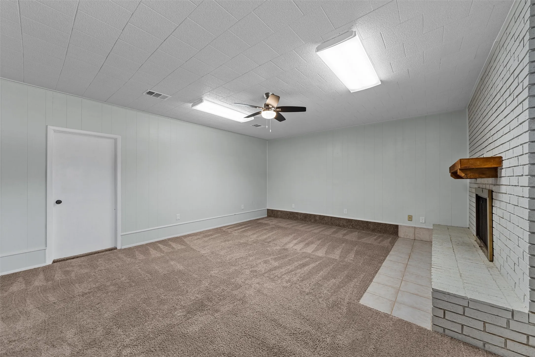 Single Family Residence For Sale in Mc Lennan County , 8817 Oakdale Drive, Woodway, Texas 76712, 2 Bedroom, 2 Bathroom, Garage spaces, 1,731 Sqft, built in 1960, mls#21363502, Real Estate Agent in Woodway, Homes For Sale in Mc Lennan county, Homes For Sale in Woodway, Realtor in Woodway Texas, Real Estate Brokerage Independent Realty Texas, Luminita Cordes Realtor