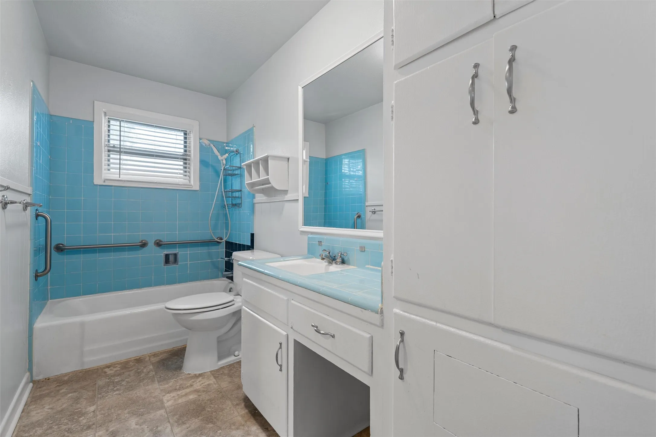 Single Family Residence For Sale in Mc Lennan County , 8817 Oakdale Drive, Woodway, Texas 76712, 2 Bedroom, 2 Bathroom, Garage spaces, 1,731 Sqft, built in 1960, mls#21363502, Real Estate Agent in Woodway, Homes For Sale in Mc Lennan county, Homes For Sale in Woodway, Realtor in Woodway Texas, Real Estate Brokerage Independent Realty Texas, Luminita Cordes Realtor