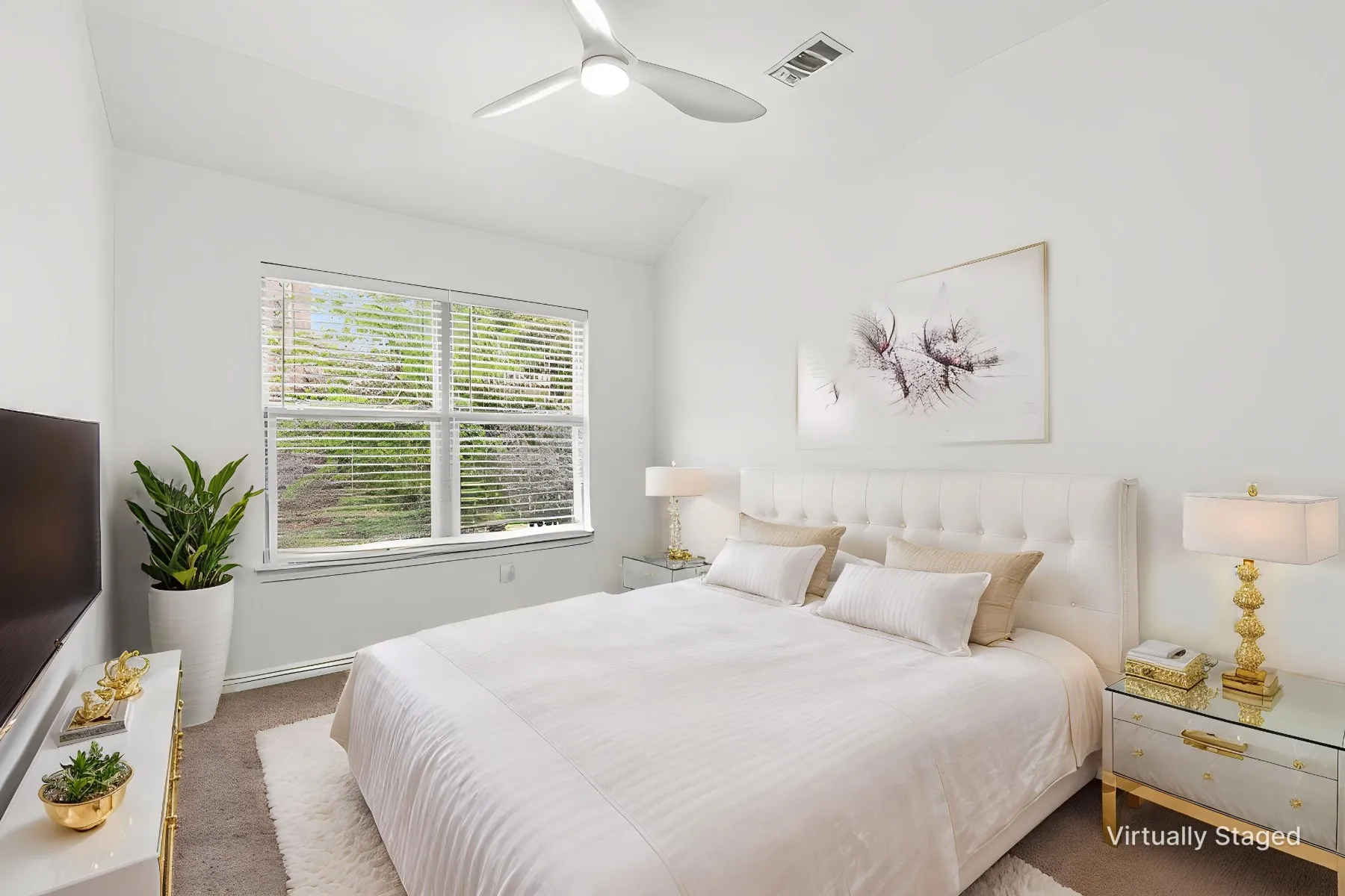 Townhouse For Sale in Dallas County , 2117 Parkview, Carrollton, Texas 75006, 3 Bedroom, 3 Bathroom, 2 Garage spaces, 1,428 Sqft, built in 2007, mls#21361818, Real Estate Agent in Carrollton, Homes For Sale in Dallas county, Homes For Sale in Carrollton, Realtor in Carrollton Texas, Real Estate Brokerage Independent Realty Texas, Luminita Cordes Realtor
