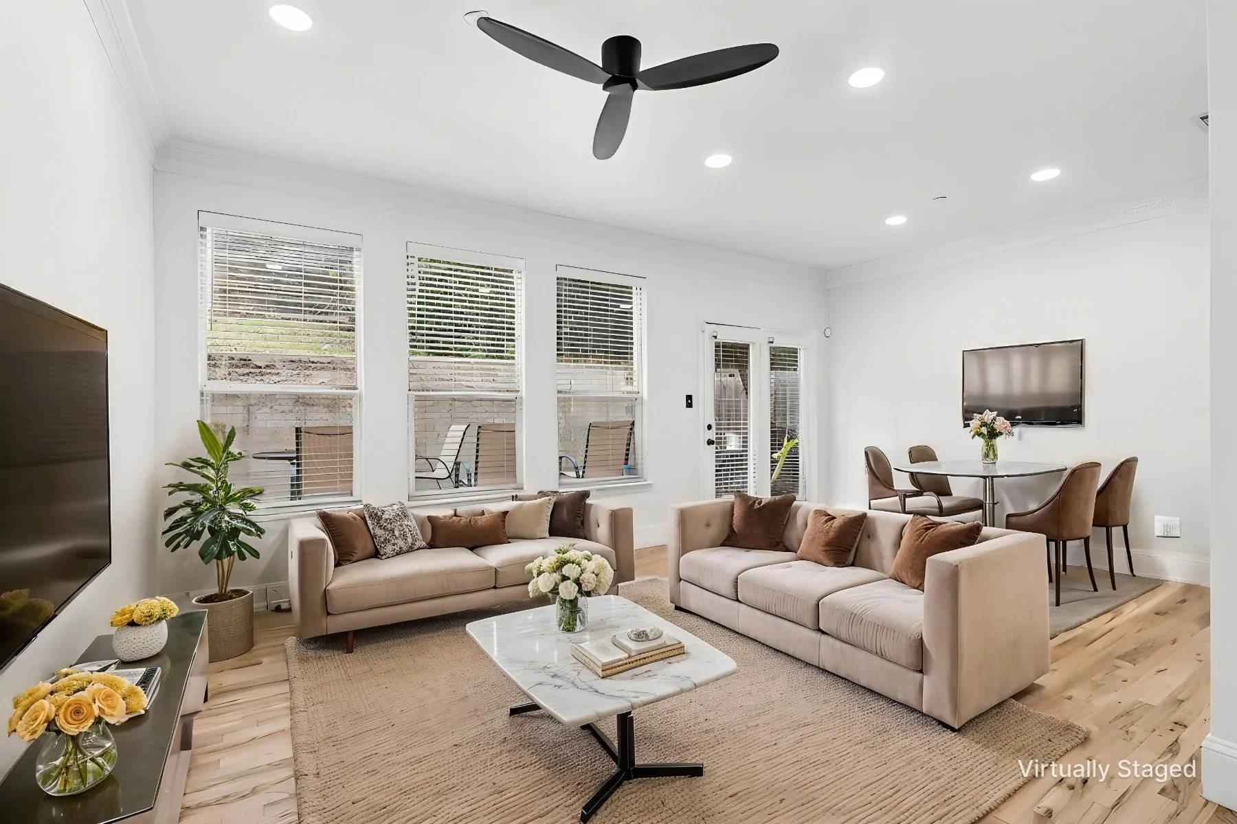 Townhouse For Sale in Dallas County , 2117 Parkview, Carrollton, Texas 75006, 3 Bedroom, 3 Bathroom, 2 Garage spaces, 1,428 Sqft, built in 2007, mls#21361818, Real Estate Agent in Carrollton, Homes For Sale in Dallas county, Homes For Sale in Carrollton, Realtor in Carrollton Texas, Real Estate Brokerage Independent Realty Texas, Luminita Cordes Realtor