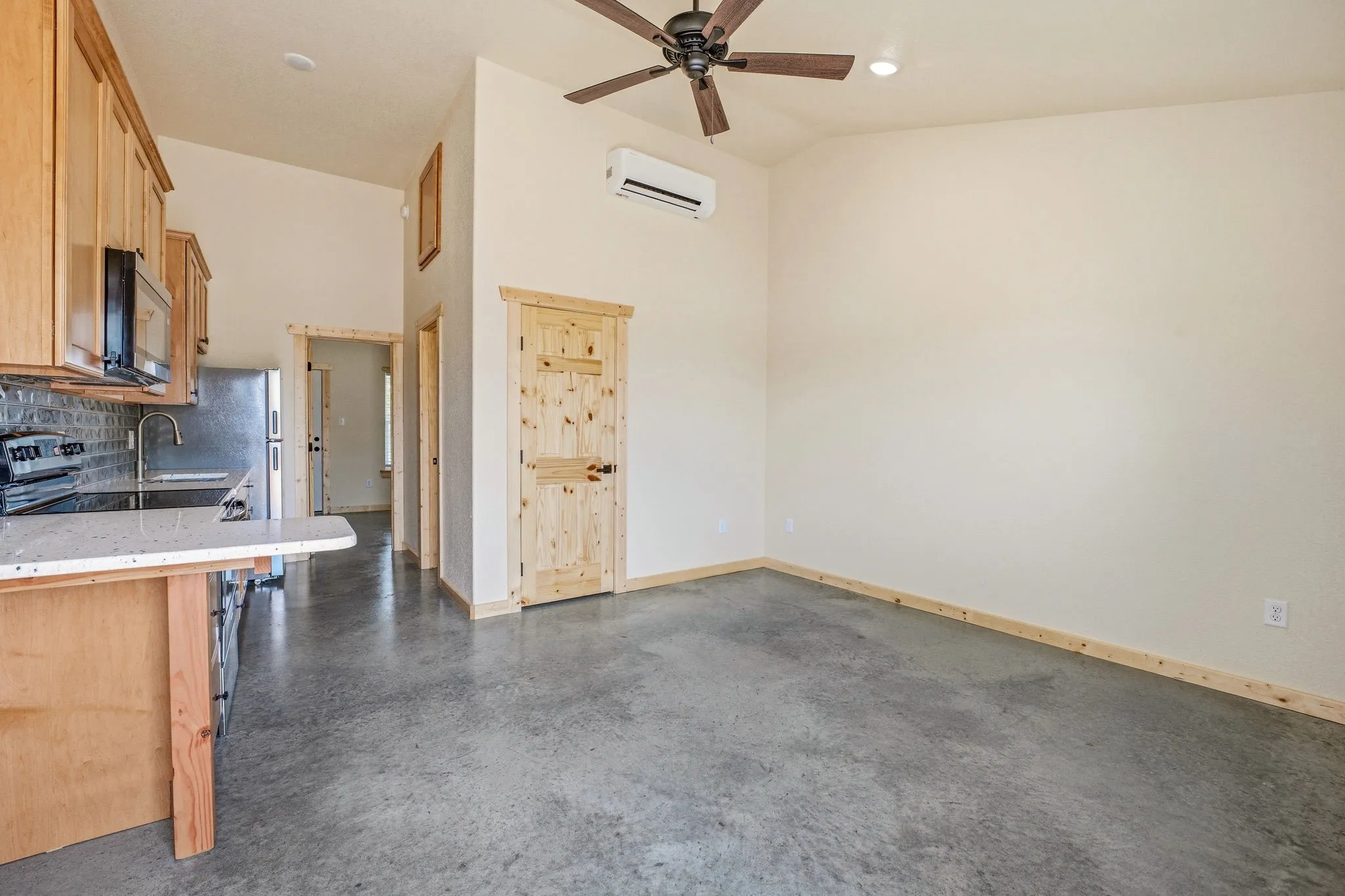 Apartment For Rent in Erath County , 5415 CR 456, Stephenville, Texas 76401, 1 Bedroom, 1 Bathroom, Garage spaces, 480 Sqft, built in 2026, mls#21348994, Real Estate Agent in Stephenville, Homes For Rent in Erath county, Homes For Rent in Stephenville, Realtor in Stephenville Texas, Real Estate Brokerage Independent Realty Texas, Luminita Cordes Realtor
