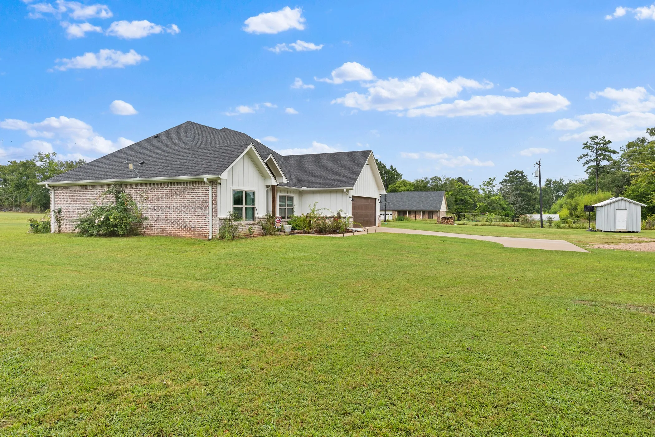 Single Family Residence For Sale in Smith County , 22477 County Road 2166, Troup, Texas 75789, 4 Bedroom, 2 Bathroom, 2 Garage spaces, 1,829 Sqft, built in 2022, mls#21364944, Real Estate Agent in Troup, Homes For Sale in Smith county, Homes For Sale in Troup, Realtor in Troup Texas, Real Estate Brokerage Independent Realty Texas, Luminita Cordes Realtor