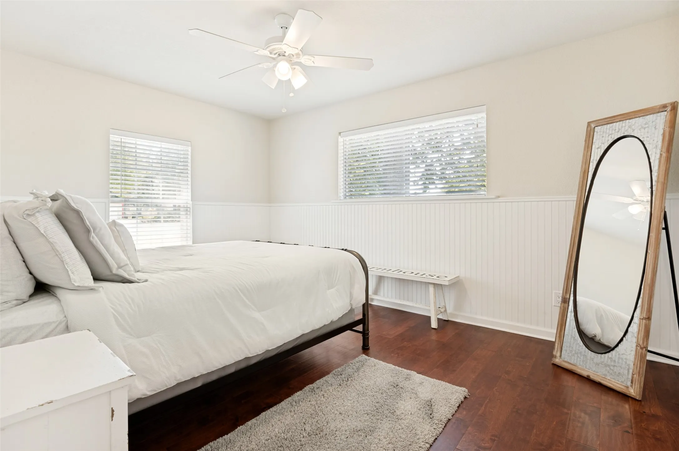 Single Family Residence For Sale in Tarrant County , 5033 Sunset Circle N, Fort Worth, Texas 76244, 3 Bedroom, 2 Bathroom, 2 Garage spaces, 1,991 Sqft, built in 1972, mls#21364299, Real Estate Agent in Fort Worth, Homes For Sale in Tarrant county, Homes For Sale in Fort Worth, Realtor in Fort Worth Texas, Real Estate Brokerage Independent Realty Texas, Luminita Cordes Realtor