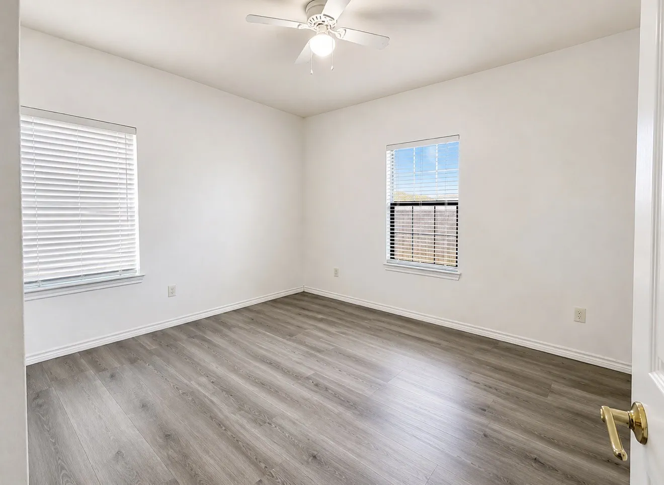 Single Family Residence For Rent in Ellis County , 703 Perry Avenue, Waxahachie, Texas 75165, 3 Bedroom, 2 Bathroom, 1 Garage spaces, 1,378 Sqft, built in 2018, mls#21359564, Real Estate Agent in Waxahachie, Homes For Rent in Ellis county, Homes For Rent in Waxahachie, Realtor in Waxahachie Texas, Real Estate Brokerage Independent Realty Texas, Luminita Cordes Realtor