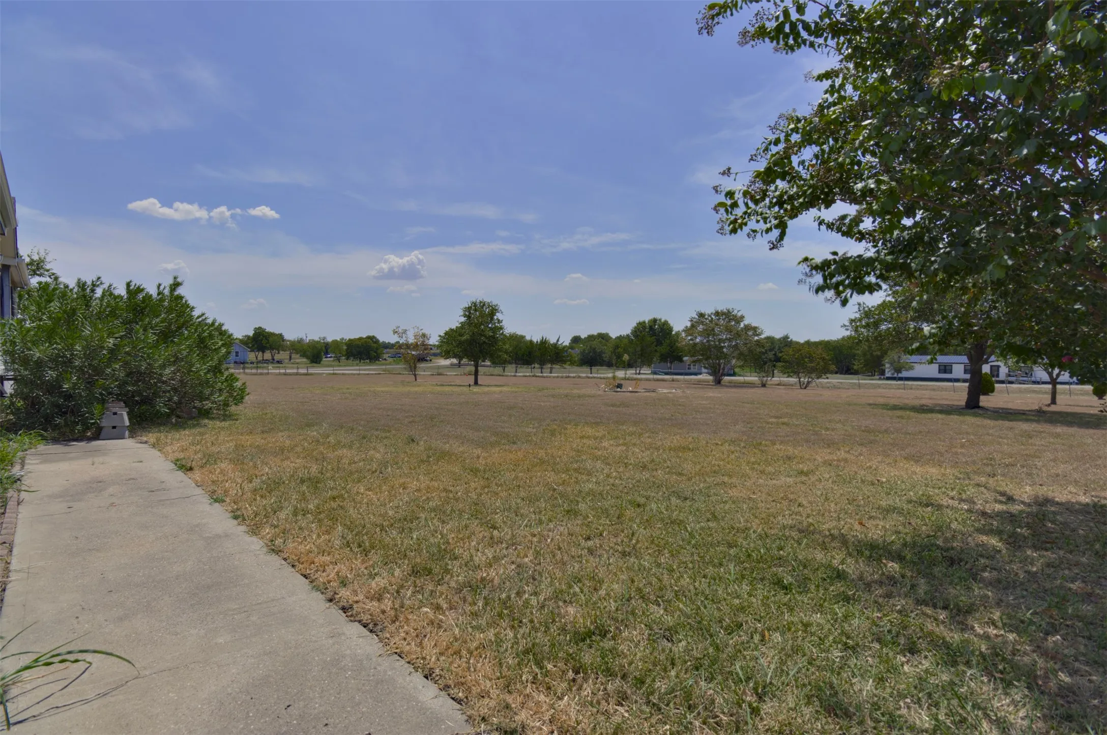 Manufactured Home For Sale in Kaufman County , 4072 Joy Lane, Crandall, Texas 75114, 5 Bedroom, 2 Bathroom, Garage spaces, 2,128 Sqft, built in 1998, mls#21364897, Real Estate Agent in Crandall, Homes For Sale in Kaufman county, Homes For Sale in Crandall, Realtor in Crandall Texas, Real Estate Brokerage Independent Realty Texas, Luminita Cordes Realtor