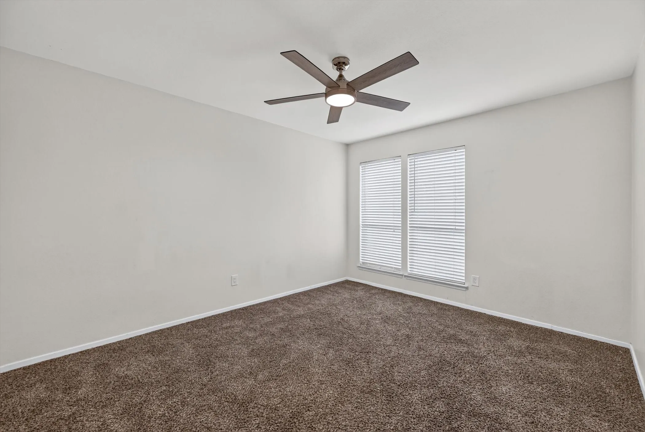 Single Family Residence For Sale in Tarrant County , 4610 Bellefontaine Court, Arlington, Texas 76017, 4 Bedroom, 2 Bathroom, 2 Garage spaces, 2,233 Sqft, built in 1979, mls#21364792, Real Estate Agent in Arlington, Homes For Sale in Tarrant county, Homes For Sale in Arlington, Realtor in Arlington Texas, Real Estate Brokerage Independent Realty Texas, Luminita Cordes Realtor