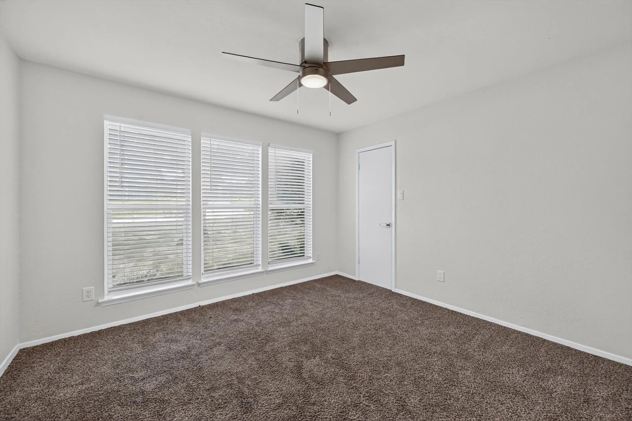 Single Family Residence For Sale in Tarrant County , 4610 Bellefontaine Court, Arlington, Texas 76017, 4 Bedroom, 2 Bathroom, 2 Garage spaces, 2,233 Sqft, built in 1979, mls#21364792, Real Estate Agent in Arlington, Homes For Sale in Tarrant county, Homes For Sale in Arlington, Realtor in Arlington Texas, Real Estate Brokerage Independent Realty Texas, Luminita Cordes Realtor