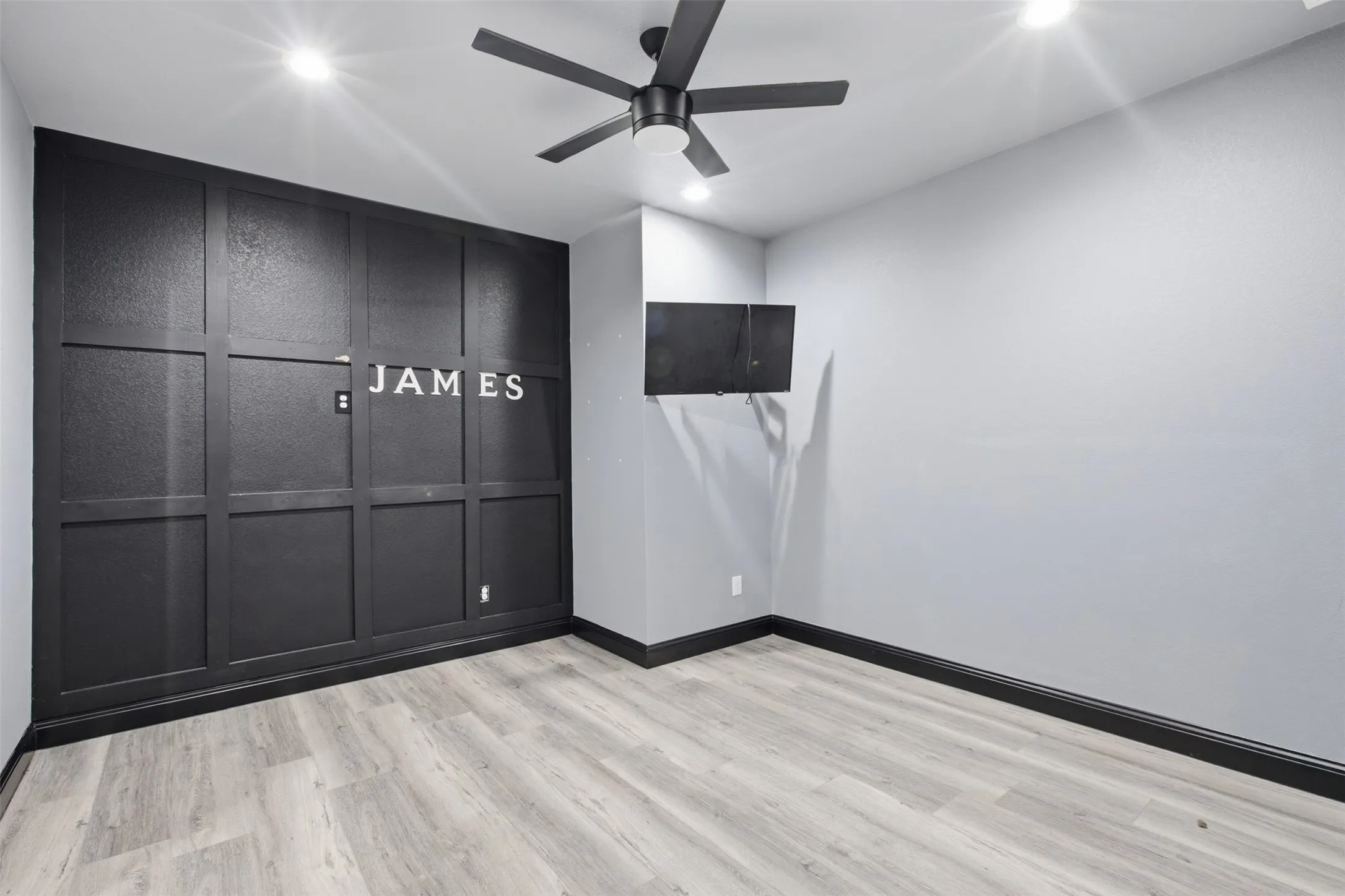 Single Family Residence For Sale in Kaufman County , 9797 County Road 312, Terrell, Texas 75161, 5 Bedroom, 4 Bathroom, 2 Garage spaces, 4,722 Sqft, built in 2006, mls#21363230, Real Estate Agent in Terrell, Homes For Sale in Kaufman county, Homes For Sale in Terrell, Realtor in Terrell Texas, Real Estate Brokerage Independent Realty Texas, Luminita Cordes Realtor