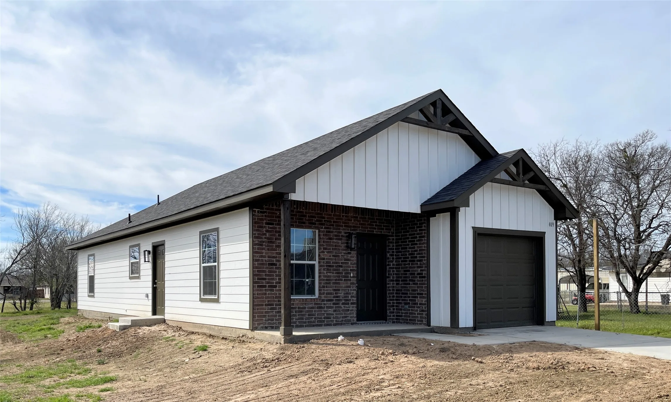 Single Family Residence For Sale in Palo Pinto County , 504 SW 15th Street, Mineral Wells, Texas 76067, 3 Bedroom, 2 Bathroom, 1 Garage spaces, 1,110 Sqft, built in 2025, mls#21352462, Real Estate Agent in Mineral Wells, Homes For Sale in Palo Pinto county, Homes For Sale in Mineral Wells, Realtor in Mineral Wells Texas, Real Estate Brokerage Independent Realty Texas, Luminita Cordes Realtor