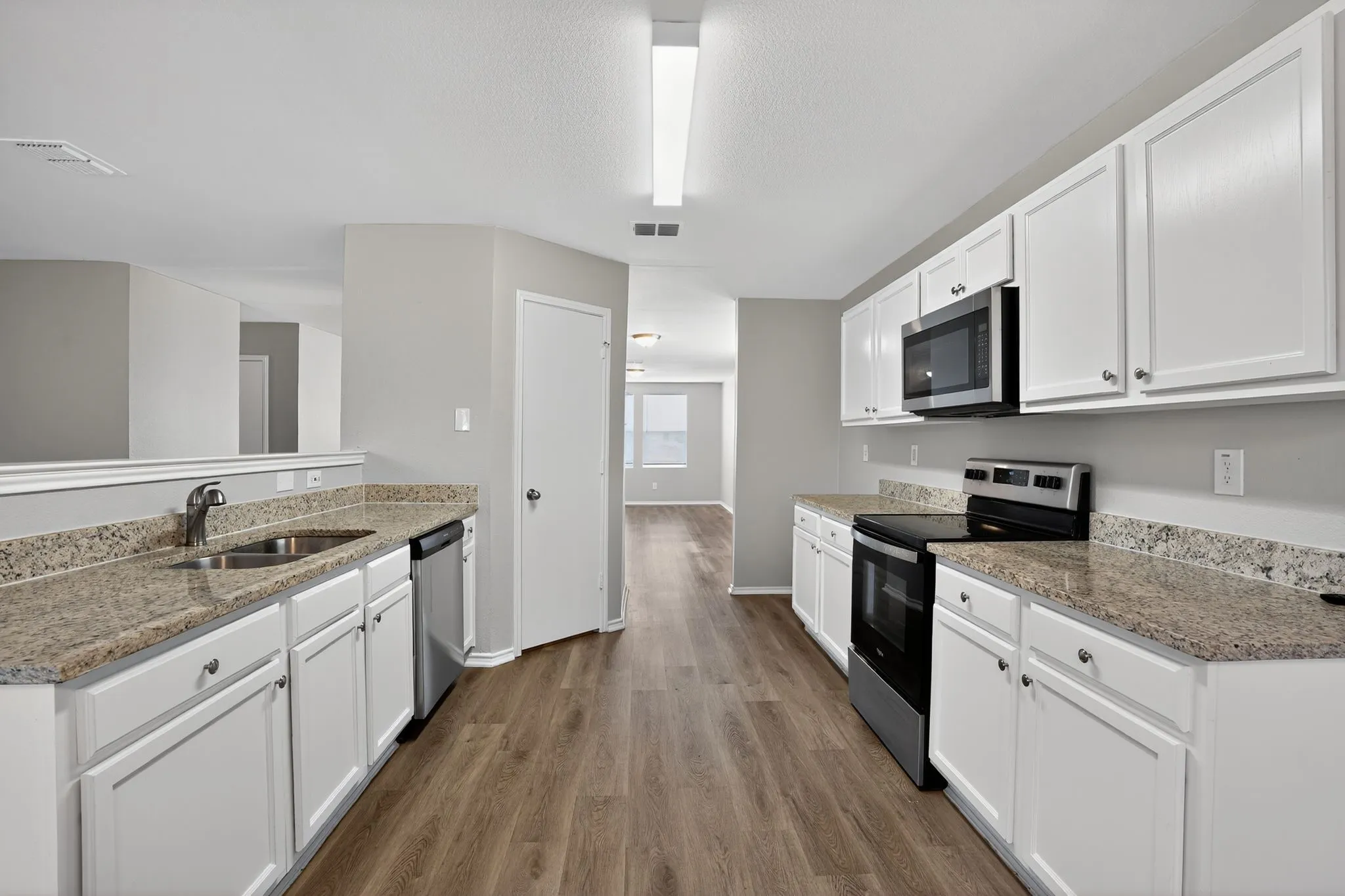 Single Family Residence For Sale in Tarrant County , 9236 Cheswick Drive, Fort Worth, Texas 76123, 4 Bedroom, 2 Bathroom, 2 Garage spaces, 2,262 Sqft, built in 2006, mls#21364999, Real Estate Agent in Fort Worth, Homes For Sale in Tarrant county, Homes For Sale in Fort Worth, Realtor in Fort Worth Texas, Real Estate Brokerage Independent Realty Texas, Luminita Cordes Realtor