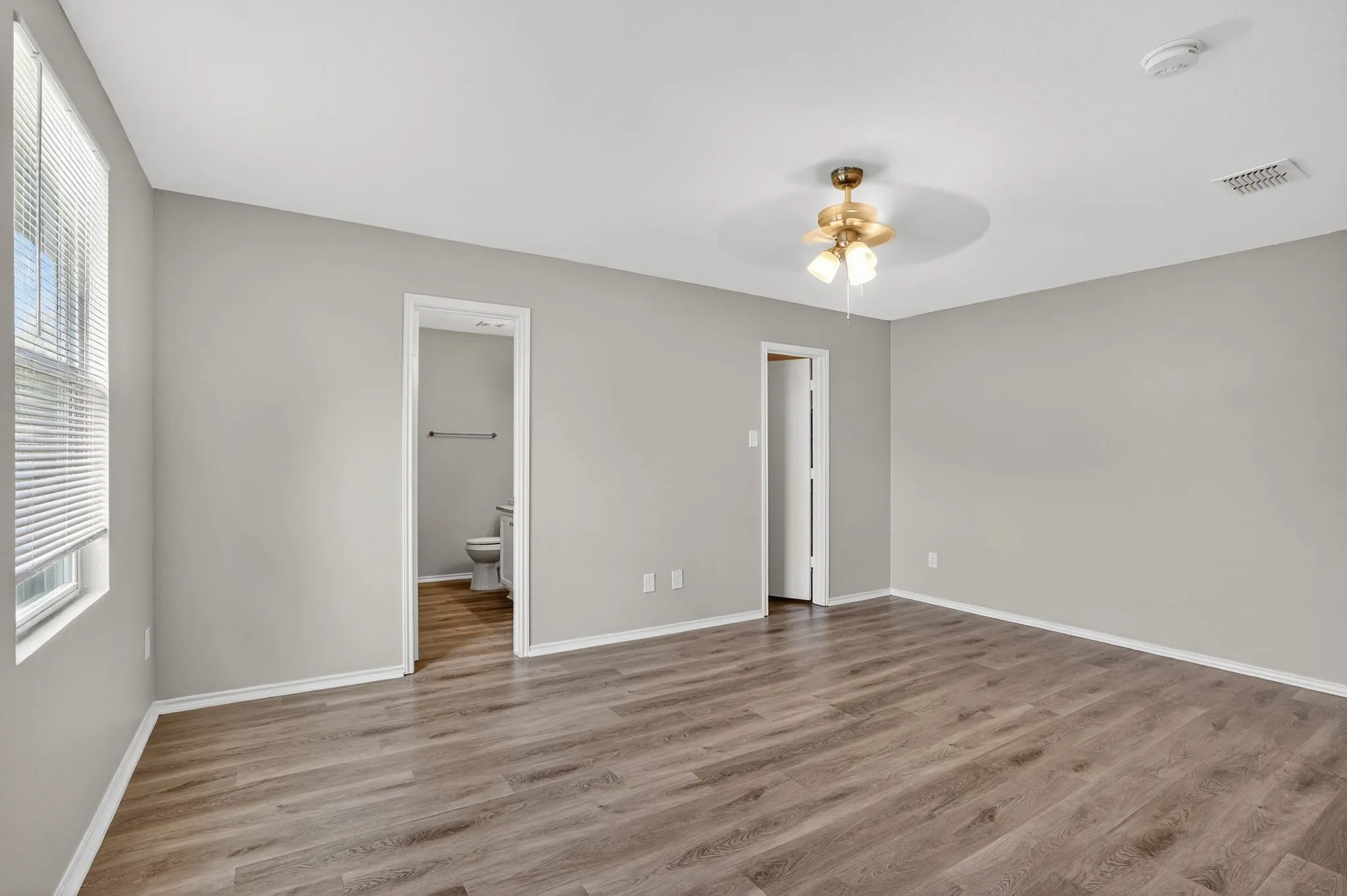 Single Family Residence For Sale in Tarrant County , 9236 Cheswick Drive, Fort Worth, Texas 76123, 4 Bedroom, 2 Bathroom, 2 Garage spaces, 2,262 Sqft, built in 2006, mls#21364999, Real Estate Agent in Fort Worth, Homes For Sale in Tarrant county, Homes For Sale in Fort Worth, Realtor in Fort Worth Texas, Real Estate Brokerage Independent Realty Texas, Luminita Cordes Realtor