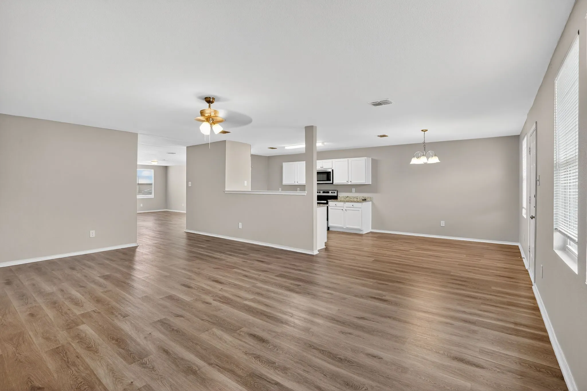 Single Family Residence For Sale in Tarrant County , 9236 Cheswick Drive, Fort Worth, Texas 76123, 4 Bedroom, 2 Bathroom, 2 Garage spaces, 2,262 Sqft, built in 2006, mls#21364999, Real Estate Agent in Fort Worth, Homes For Sale in Tarrant county, Homes For Sale in Fort Worth, Realtor in Fort Worth Texas, Real Estate Brokerage Independent Realty Texas, Luminita Cordes Realtor