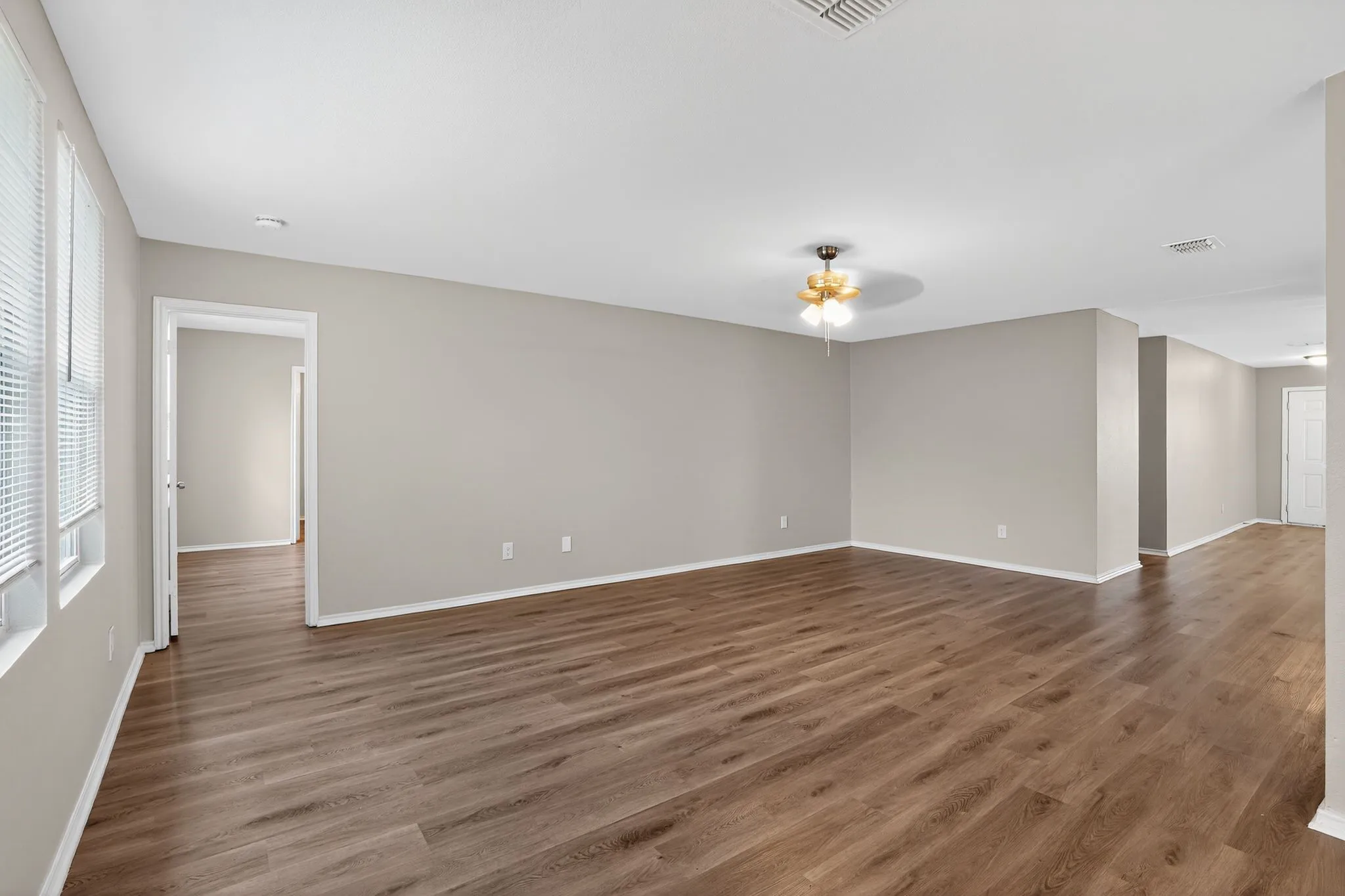 Single Family Residence For Sale in Tarrant County , 9236 Cheswick Drive, Fort Worth, Texas 76123, 4 Bedroom, 2 Bathroom, 2 Garage spaces, 2,262 Sqft, built in 2006, mls#21364999, Real Estate Agent in Fort Worth, Homes For Sale in Tarrant county, Homes For Sale in Fort Worth, Realtor in Fort Worth Texas, Real Estate Brokerage Independent Realty Texas, Luminita Cordes Realtor