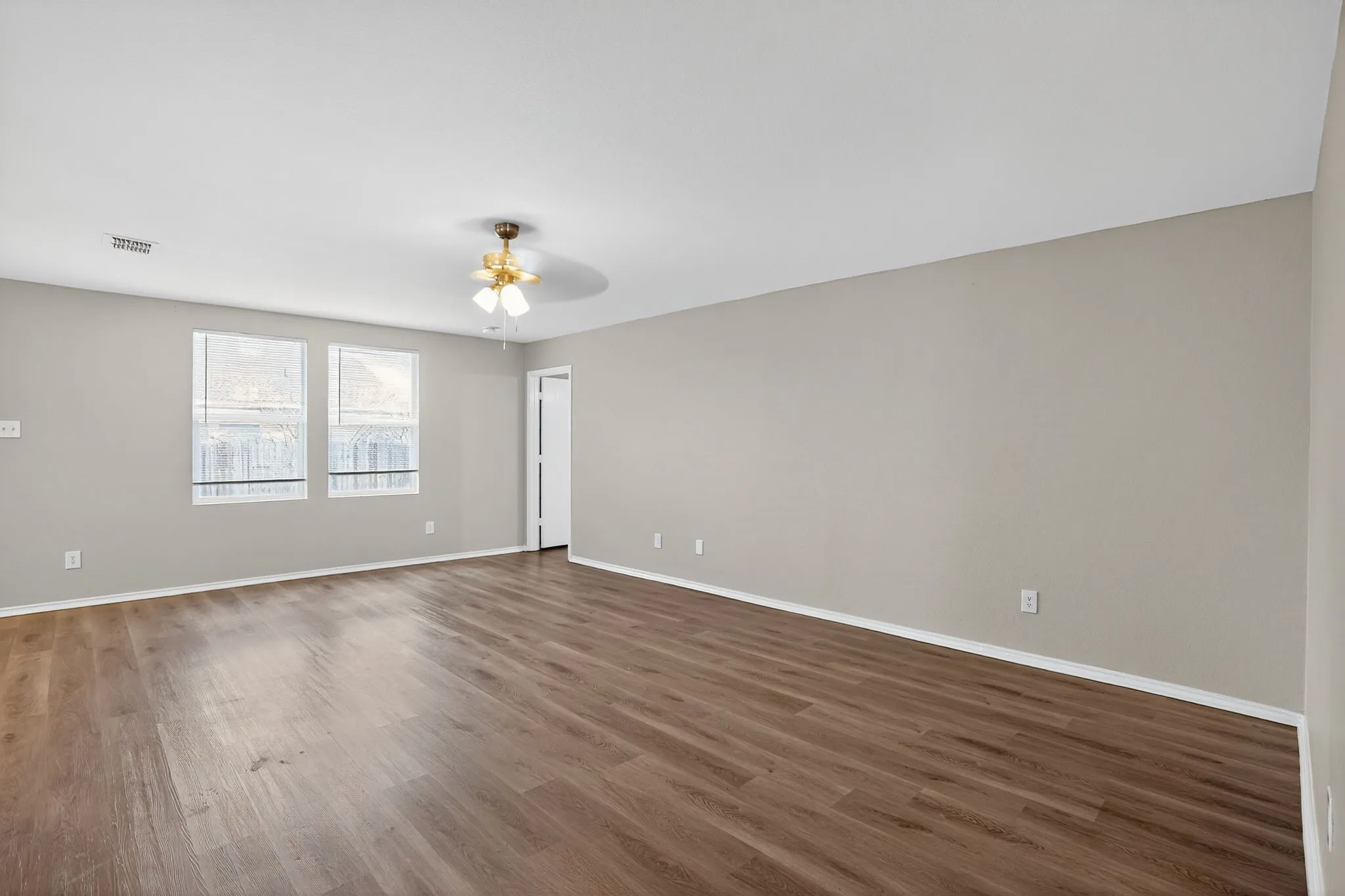 Single Family Residence For Sale in Tarrant County , 9236 Cheswick Drive, Fort Worth, Texas 76123, 4 Bedroom, 2 Bathroom, 2 Garage spaces, 2,262 Sqft, built in 2006, mls#21364999, Real Estate Agent in Fort Worth, Homes For Sale in Tarrant county, Homes For Sale in Fort Worth, Realtor in Fort Worth Texas, Real Estate Brokerage Independent Realty Texas, Luminita Cordes Realtor