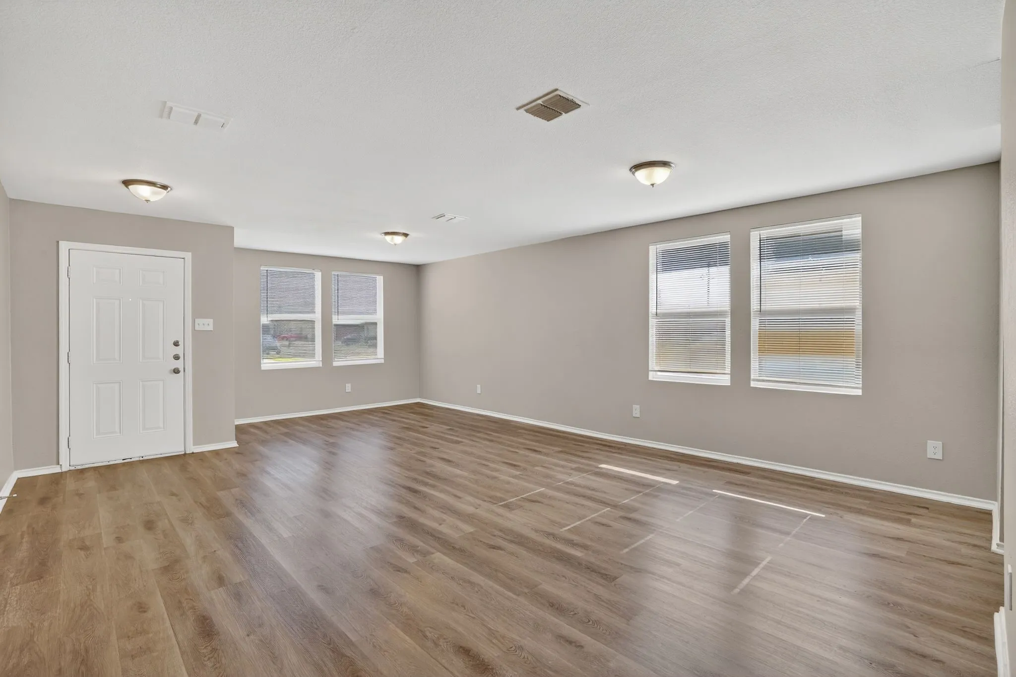 Single Family Residence For Sale in Tarrant County , 9236 Cheswick Drive, Fort Worth, Texas 76123, 4 Bedroom, 2 Bathroom, 2 Garage spaces, 2,262 Sqft, built in 2006, mls#21364999, Real Estate Agent in Fort Worth, Homes For Sale in Tarrant county, Homes For Sale in Fort Worth, Realtor in Fort Worth Texas, Real Estate Brokerage Independent Realty Texas, Luminita Cordes Realtor