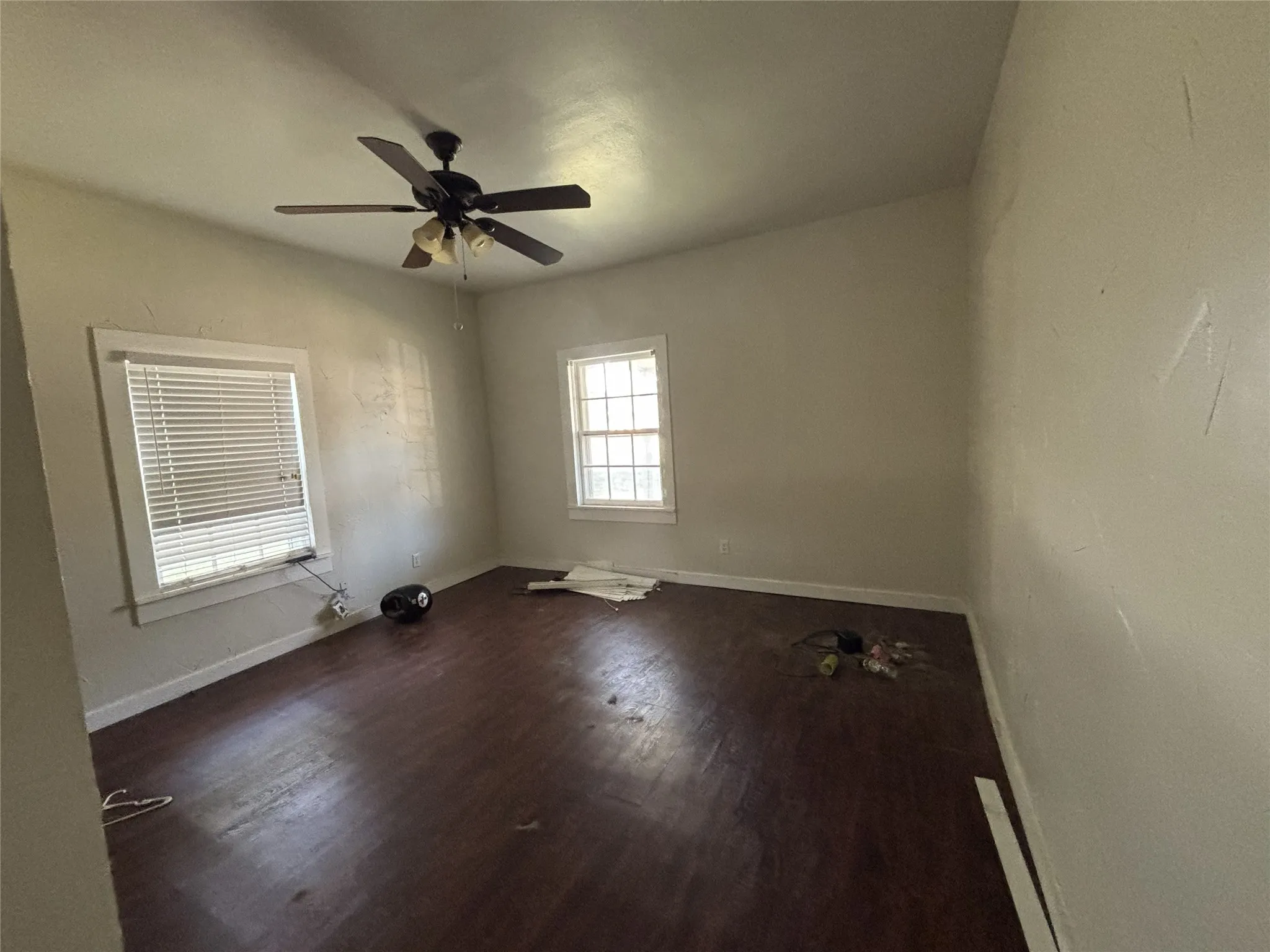 Single Family Residence For Sale in Johnson County , 107 College Street, Joshua, Texas 76058, 3 Bedroom, 2 Bathroom, Garage spaces, 1,344 Sqft, built in 1904, mls#21364641, Real Estate Agent in Joshua, Homes For Sale in Johnson county, Homes For Sale in Joshua, Realtor in Joshua Texas, Real Estate Brokerage Independent Realty Texas, Luminita Cordes Realtor