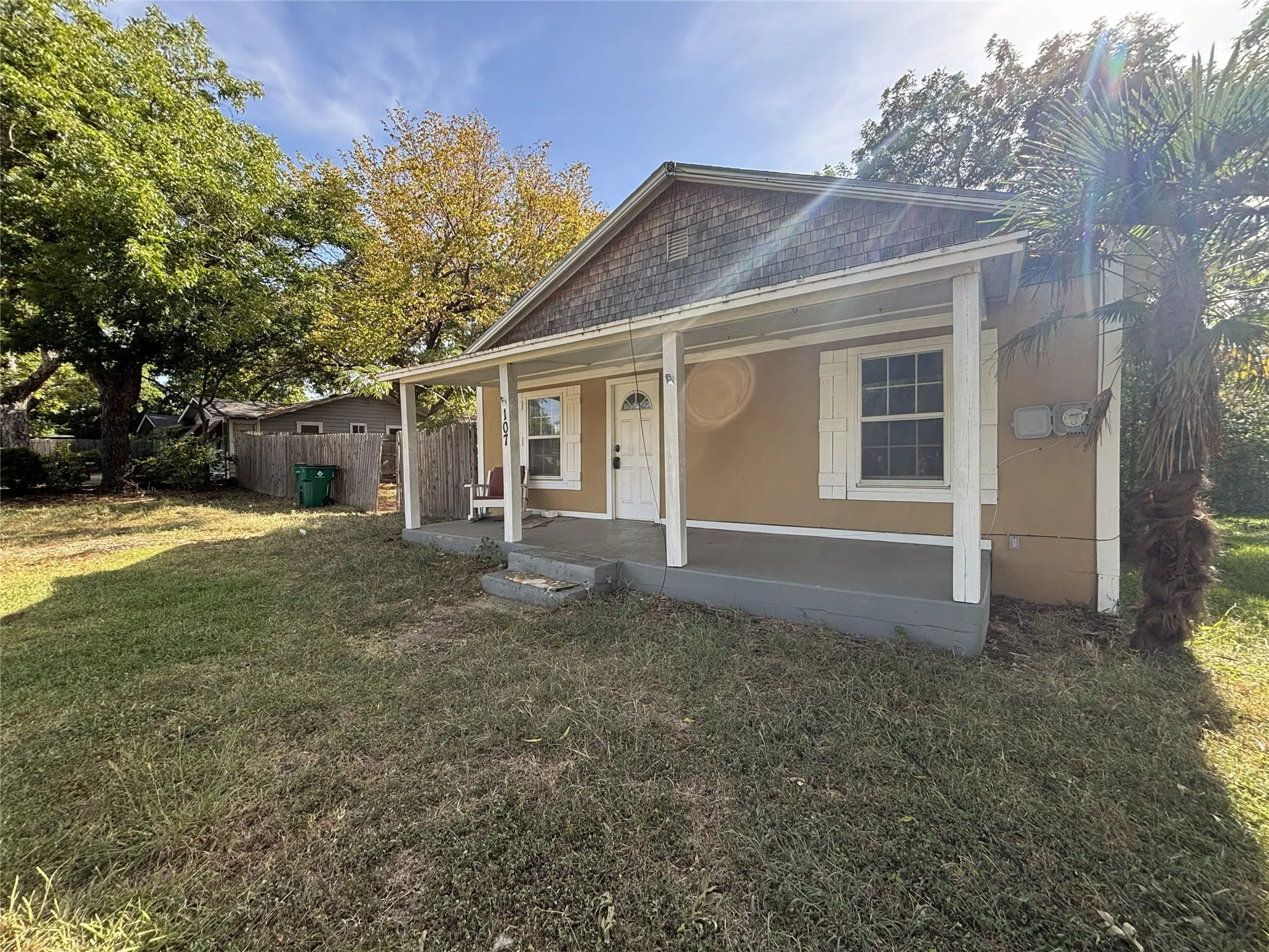 Single Family Residence For Sale in Johnson County , 107 College Street, Joshua, Texas 76058, 3 Bedroom, 2 Bathroom, Garage spaces, 1,344 Sqft, built in 1904, mls#21364641, Real Estate Agent in Joshua, Homes For Sale in Johnson county, Homes For Sale in Joshua, Realtor in Joshua Texas, Real Estate Brokerage Independent Realty Texas, Luminita Cordes Realtor