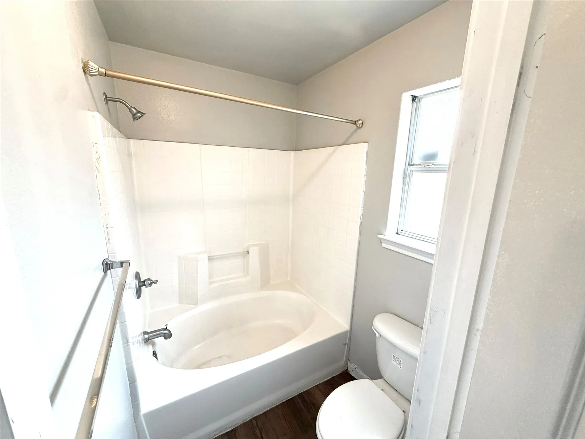 Single Family Residence For Sale in Tarrant County , 9212 Coral Lane, Fort Worth, Texas 76140, 3 Bedroom, 2 Bathroom, 2 Garage spaces, 1,416 Sqft, built in 2006, mls#21365003, Real Estate Agent in Fort Worth, Homes For Sale in Tarrant county, Homes For Sale in Fort Worth, Realtor in Fort Worth Texas, Real Estate Brokerage Independent Realty Texas, Luminita Cordes Realtor