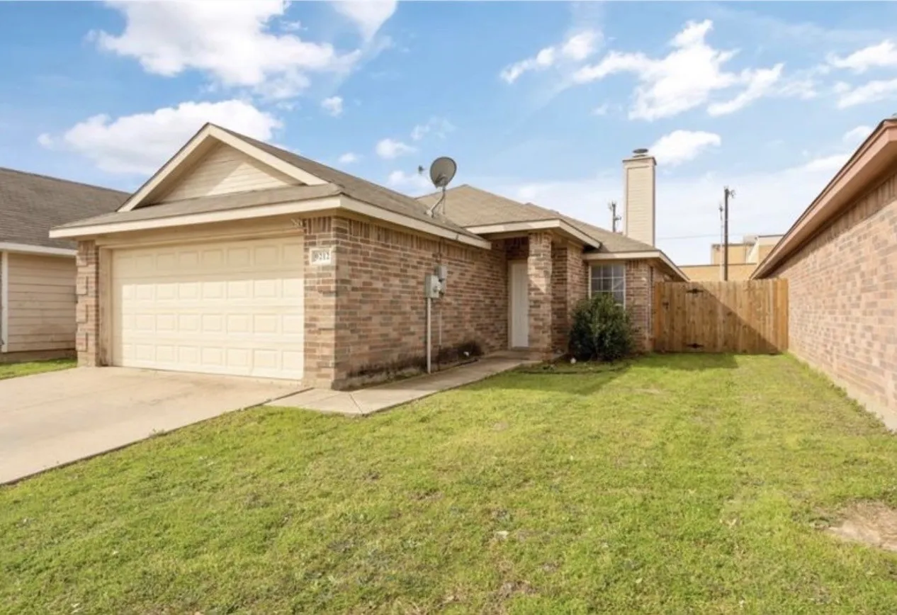 Single Family Residence For Sale in Tarrant County , 9212 Coral Lane, Fort Worth, Texas 76140, 3 Bedroom, 2 Bathroom, 2 Garage spaces, 1,416 Sqft, built in 2006, mls#21365003, Real Estate Agent in Fort Worth, Homes For Sale in Tarrant county, Homes For Sale in Fort Worth, Realtor in Fort Worth Texas, Real Estate Brokerage Independent Realty Texas, Luminita Cordes Realtor