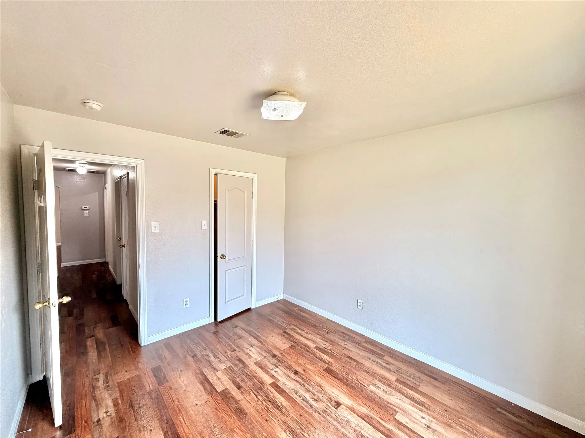 Single Family Residence For Sale in Tarrant County , 9212 Coral Lane, Fort Worth, Texas 76140, 3 Bedroom, 2 Bathroom, 2 Garage spaces, 1,416 Sqft, built in 2006, mls#21365003, Real Estate Agent in Fort Worth, Homes For Sale in Tarrant county, Homes For Sale in Fort Worth, Realtor in Fort Worth Texas, Real Estate Brokerage Independent Realty Texas, Luminita Cordes Realtor