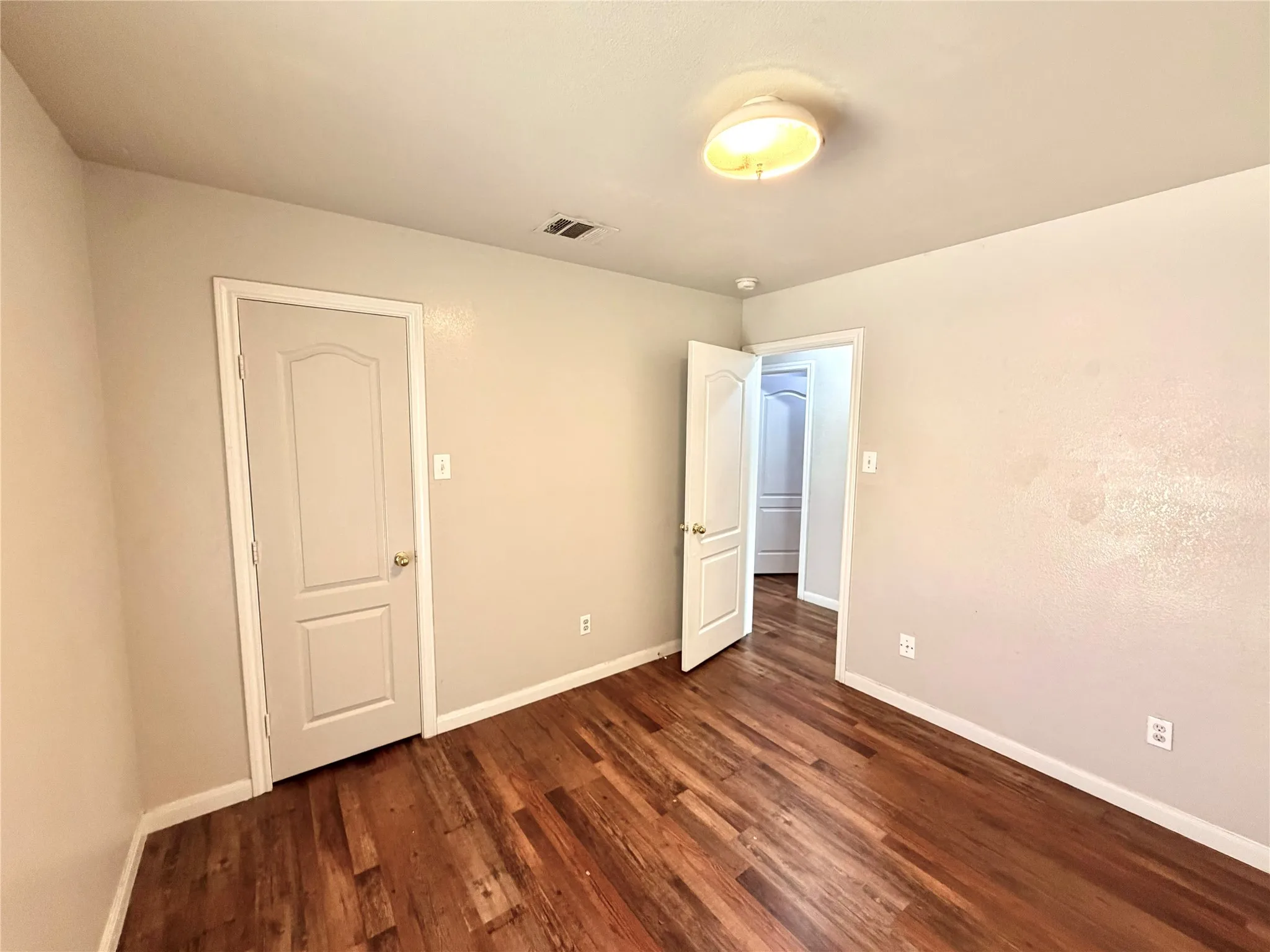 Single Family Residence For Sale in Tarrant County , 9212 Coral Lane, Fort Worth, Texas 76140, 3 Bedroom, 2 Bathroom, 2 Garage spaces, 1,416 Sqft, built in 2006, mls#21365003, Real Estate Agent in Fort Worth, Homes For Sale in Tarrant county, Homes For Sale in Fort Worth, Realtor in Fort Worth Texas, Real Estate Brokerage Independent Realty Texas, Luminita Cordes Realtor