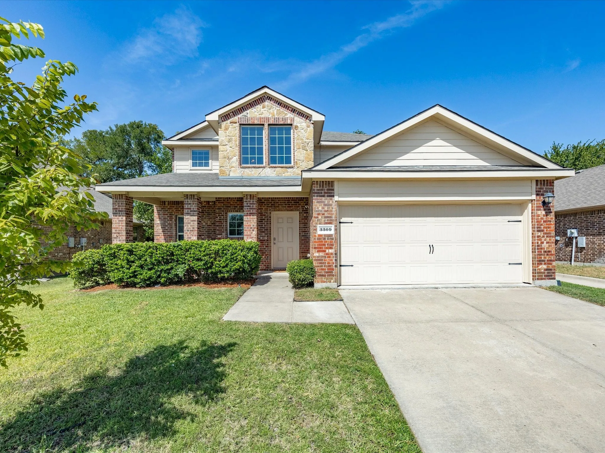 Single Family Residence For Sale in Collin County , 3309 Belford Circle, Anna, Texas 75409, 5 Bedroom, 3 Bathroom, 2 Garage spaces, 2,601 Sqft, built in 2015, mls#21356305, Real Estate Agent in Anna, Homes For Sale in Collin county, Homes For Sale in Anna, Realtor in Anna Texas, Real Estate Brokerage Independent Realty Texas, Luminita Cordes Realtor