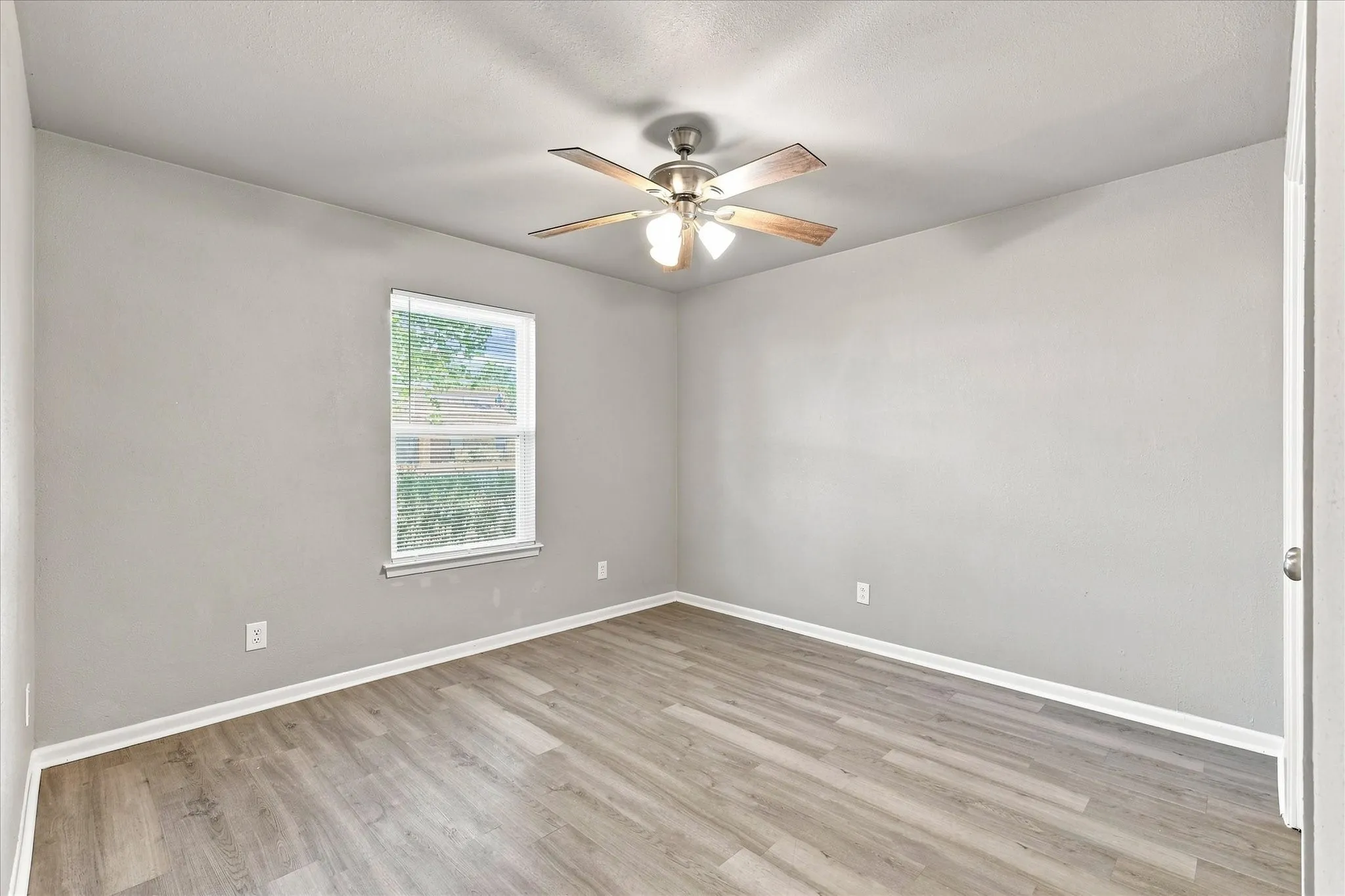 Single Family Residence For Rent in Denton County , 104 Stephen Drive, Sanger, Texas 76266, 3 Bedroom, 2 Bathroom, 2 Garage spaces, 1,332 Sqft, built in 1983, Price $2,100, mls#21364984, Real Estate Agent in Sanger, Homes For Rent in Denton county, Homes For Rent in Sanger, Realtor in Sanger Texas, Real Estate Brokerage Independent Realty Texas, Luminita Cordes Realtor