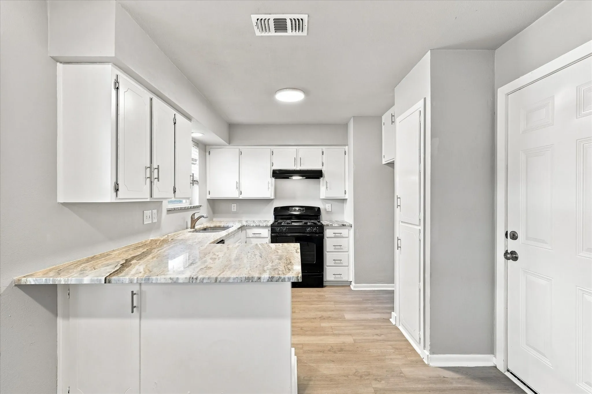 Single Family Residence For Rent in Denton County , 104 Stephen Drive, Sanger, Texas 76266, 3 Bedroom, 2 Bathroom, 2 Garage spaces, 1,332 Sqft, built in 1983, Price $2,100, mls#21364984, Real Estate Agent in Sanger, Homes For Rent in Denton county, Homes For Rent in Sanger, Realtor in Sanger Texas, Real Estate Brokerage Independent Realty Texas, Luminita Cordes Realtor