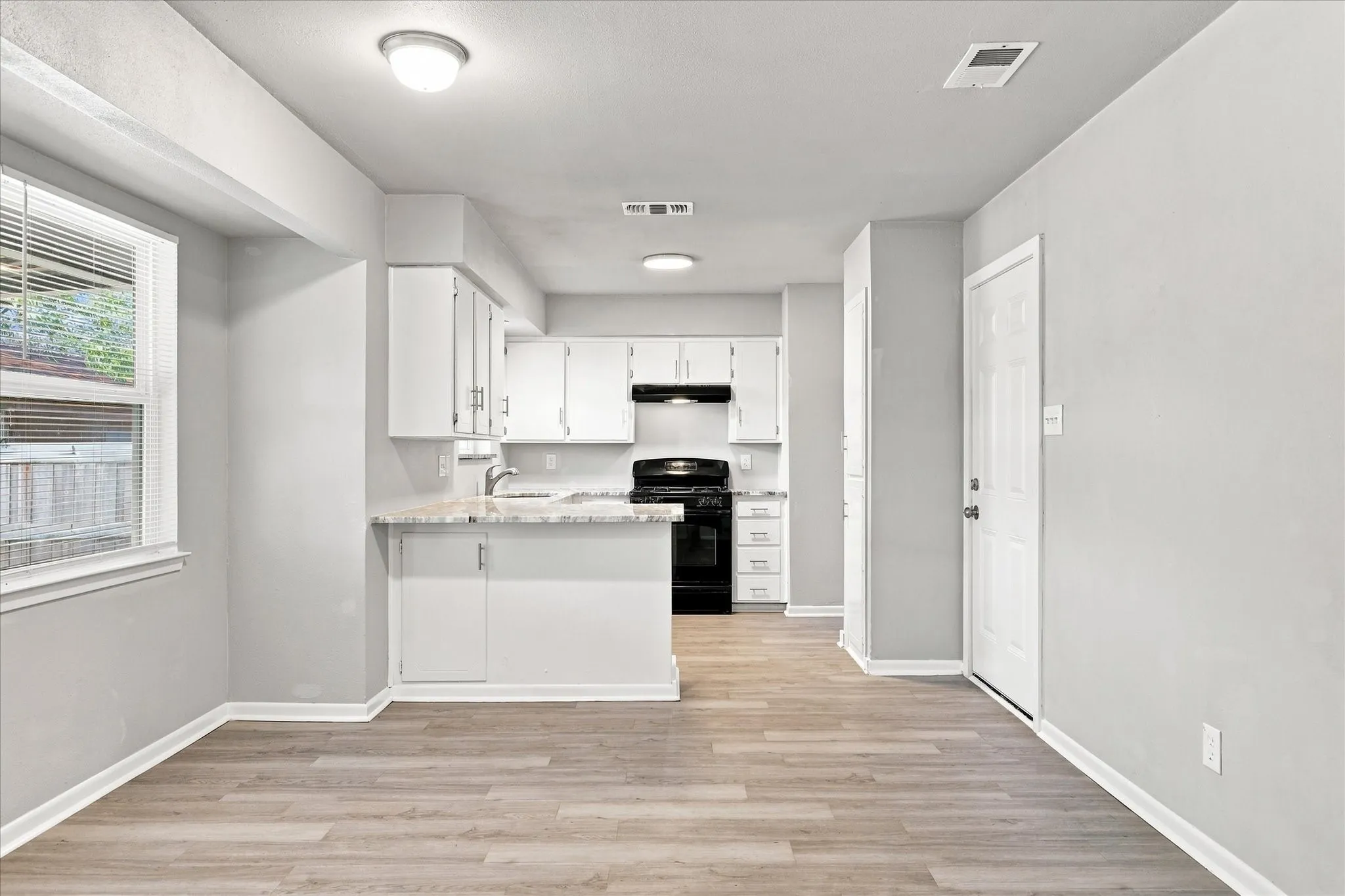 Single Family Residence For Rent in Denton County , 104 Stephen Drive, Sanger, Texas 76266, 3 Bedroom, 2 Bathroom, 2 Garage spaces, 1,332 Sqft, built in 1983, Price $2,100, mls#21364984, Real Estate Agent in Sanger, Homes For Rent in Denton county, Homes For Rent in Sanger, Realtor in Sanger Texas, Real Estate Brokerage Independent Realty Texas, Luminita Cordes Realtor