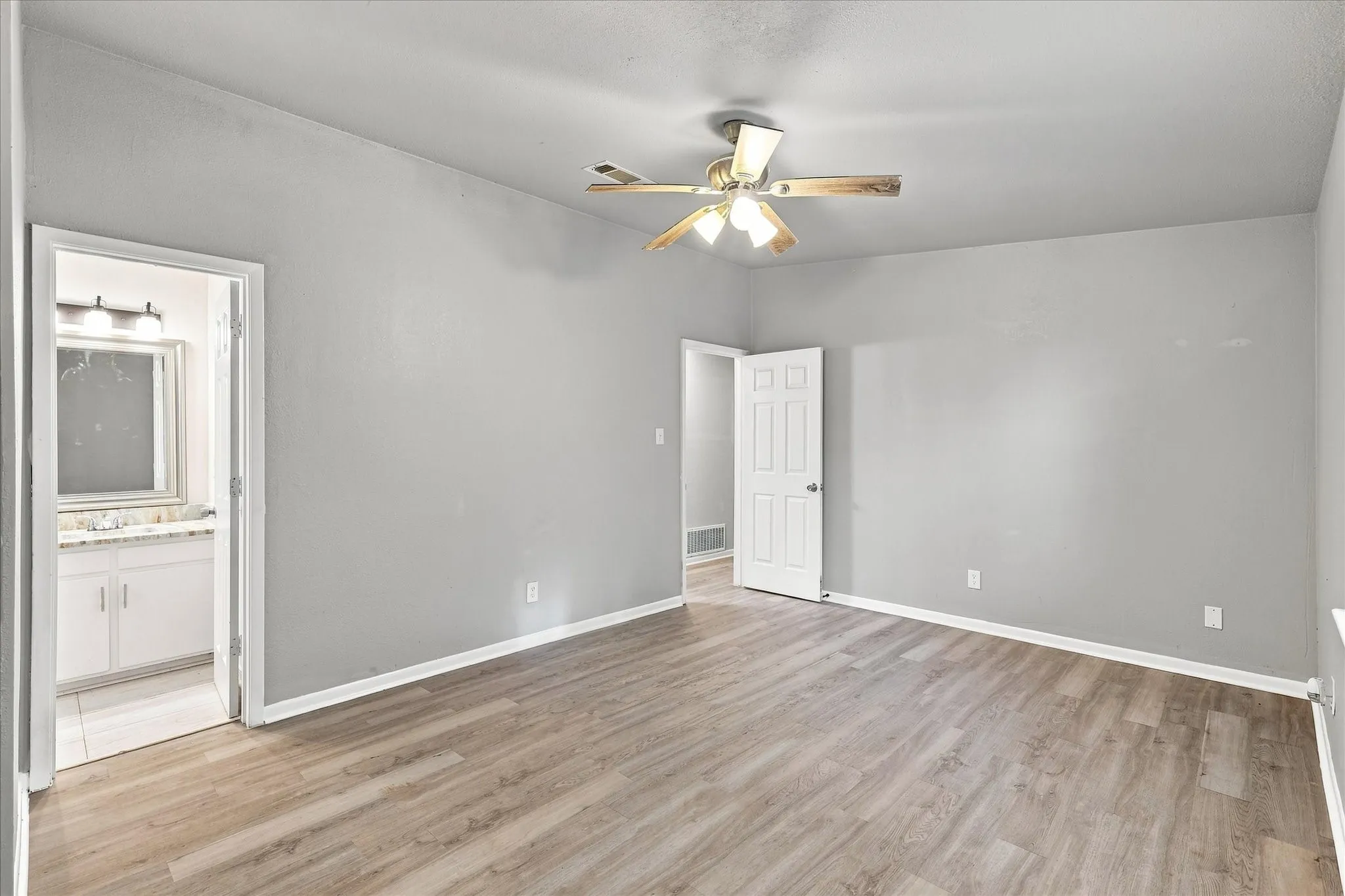 Single Family Residence For Rent in Denton County , 104 Stephen Drive, Sanger, Texas 76266, 3 Bedroom, 2 Bathroom, 2 Garage spaces, 1,332 Sqft, built in 1983, Price $2,100, mls#21364984, Real Estate Agent in Sanger, Homes For Rent in Denton county, Homes For Rent in Sanger, Realtor in Sanger Texas, Real Estate Brokerage Independent Realty Texas, Luminita Cordes Realtor