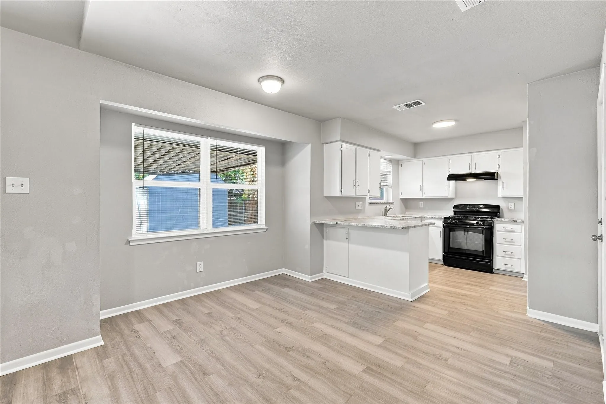 Single Family Residence For Rent in Denton County , 104 Stephen Drive, Sanger, Texas 76266, 3 Bedroom, 2 Bathroom, 2 Garage spaces, 1,332 Sqft, built in 1983, Price $2,100, mls#21364984, Real Estate Agent in Sanger, Homes For Rent in Denton county, Homes For Rent in Sanger, Realtor in Sanger Texas, Real Estate Brokerage Independent Realty Texas, Luminita Cordes Realtor