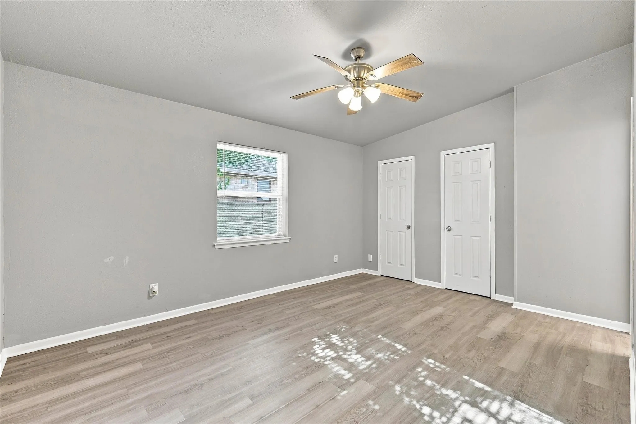 Single Family Residence For Rent in Denton County , 104 Stephen Drive, Sanger, Texas 76266, 3 Bedroom, 2 Bathroom, 2 Garage spaces, 1,332 Sqft, built in 1983, Price $2,100, mls#21364984, Real Estate Agent in Sanger, Homes For Rent in Denton county, Homes For Rent in Sanger, Realtor in Sanger Texas, Real Estate Brokerage Independent Realty Texas, Luminita Cordes Realtor
