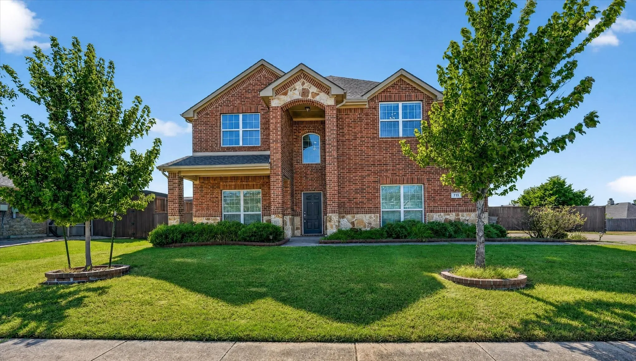 Single Family Residence For Sale in Collin County , 711 Lariat Lane, Wylie, Texas 75098, 5 Bedroom, 3 Bathroom, 2 Garage spaces, 2,921 Sqft, built in 2013, mls#21363315, Real Estate Agent in Wylie, Homes For Sale in Collin county, Homes For Sale in Wylie, Realtor in Wylie Texas, Real Estate Brokerage Independent Realty Texas, Luminita Cordes Realtor