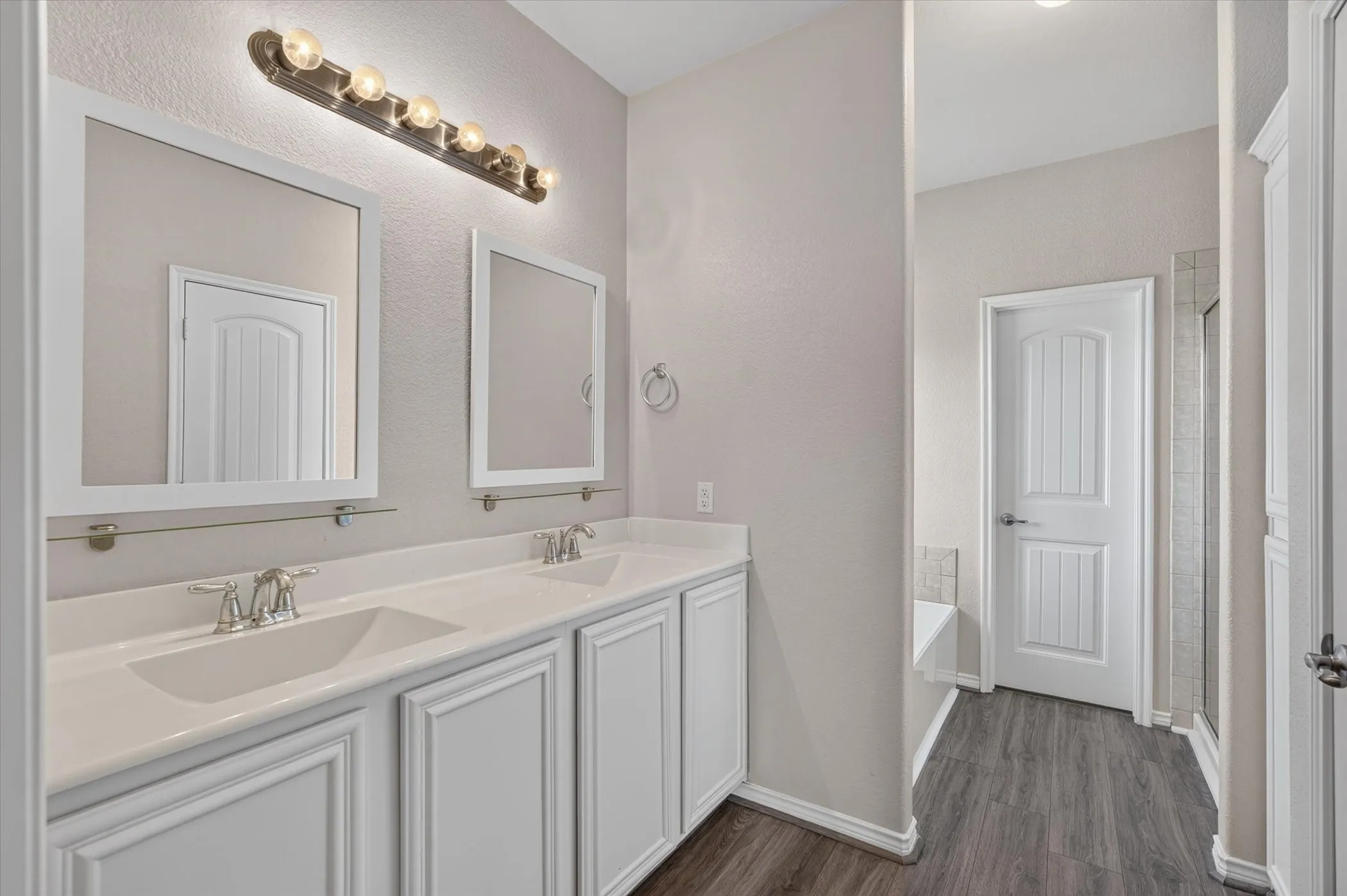 Single Family Residence For Sale in Collin County , 711 Lariat Lane, Wylie, Texas 75098, 5 Bedroom, 3 Bathroom, 2 Garage spaces, 2,921 Sqft, built in 2013, mls#21363315, Real Estate Agent in Wylie, Homes For Sale in Collin county, Homes For Sale in Wylie, Realtor in Wylie Texas, Real Estate Brokerage Independent Realty Texas, Luminita Cordes Realtor