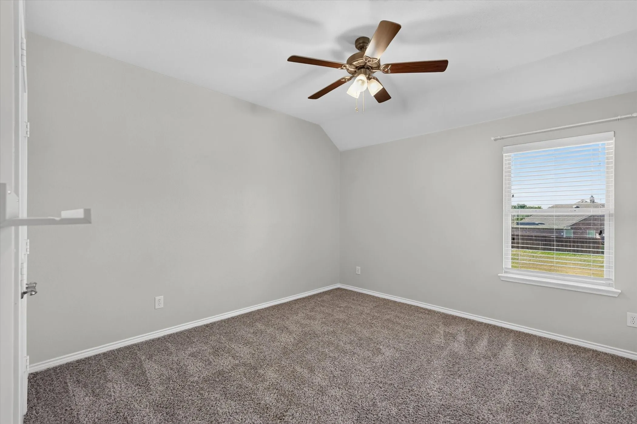 Single Family Residence For Sale in Collin County , 711 Lariat Lane, Wylie, Texas 75098, 5 Bedroom, 3 Bathroom, 2 Garage spaces, 2,921 Sqft, built in 2013, mls#21363315, Real Estate Agent in Wylie, Homes For Sale in Collin county, Homes For Sale in Wylie, Realtor in Wylie Texas, Real Estate Brokerage Independent Realty Texas, Luminita Cordes Realtor