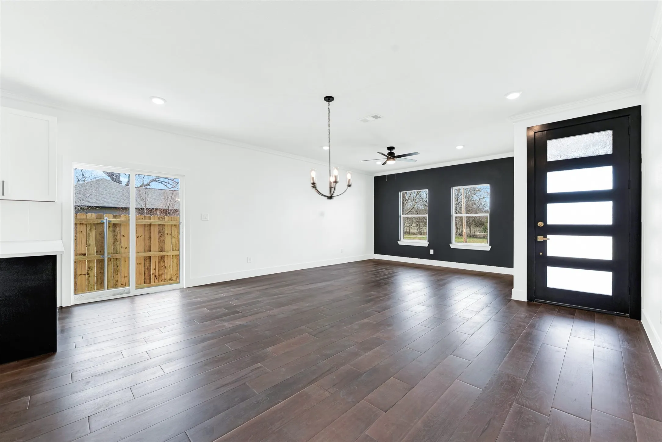 Single Family Residence For Sale in Hunt County , 2821 Morse Street, Greenville, Texas 75401, 3 Bedroom, 2 Bathroom, 2 Garage spaces, 1,540 Sqft, built in 2026, mls#21364975, Real Estate Agent in Greenville, Homes For Sale in Hunt county, Homes For Sale in Greenville, Realtor in Greenville Texas, Real Estate Brokerage Independent Realty Texas, Luminita Cordes Realtor