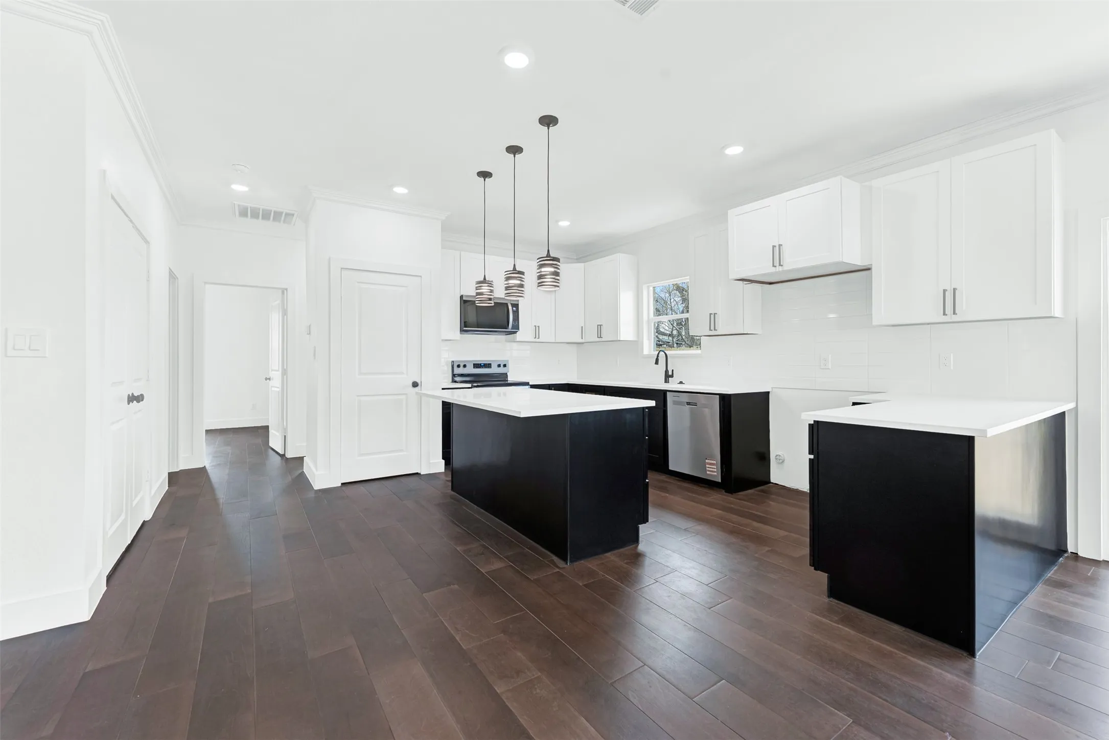 Single Family Residence For Sale in Hunt County , 2821 Morse Street, Greenville, Texas 75401, 3 Bedroom, 2 Bathroom, 2 Garage spaces, 1,540 Sqft, built in 2026, mls#21364975, Real Estate Agent in Greenville, Homes For Sale in Hunt county, Homes For Sale in Greenville, Realtor in Greenville Texas, Real Estate Brokerage Independent Realty Texas, Luminita Cordes Realtor