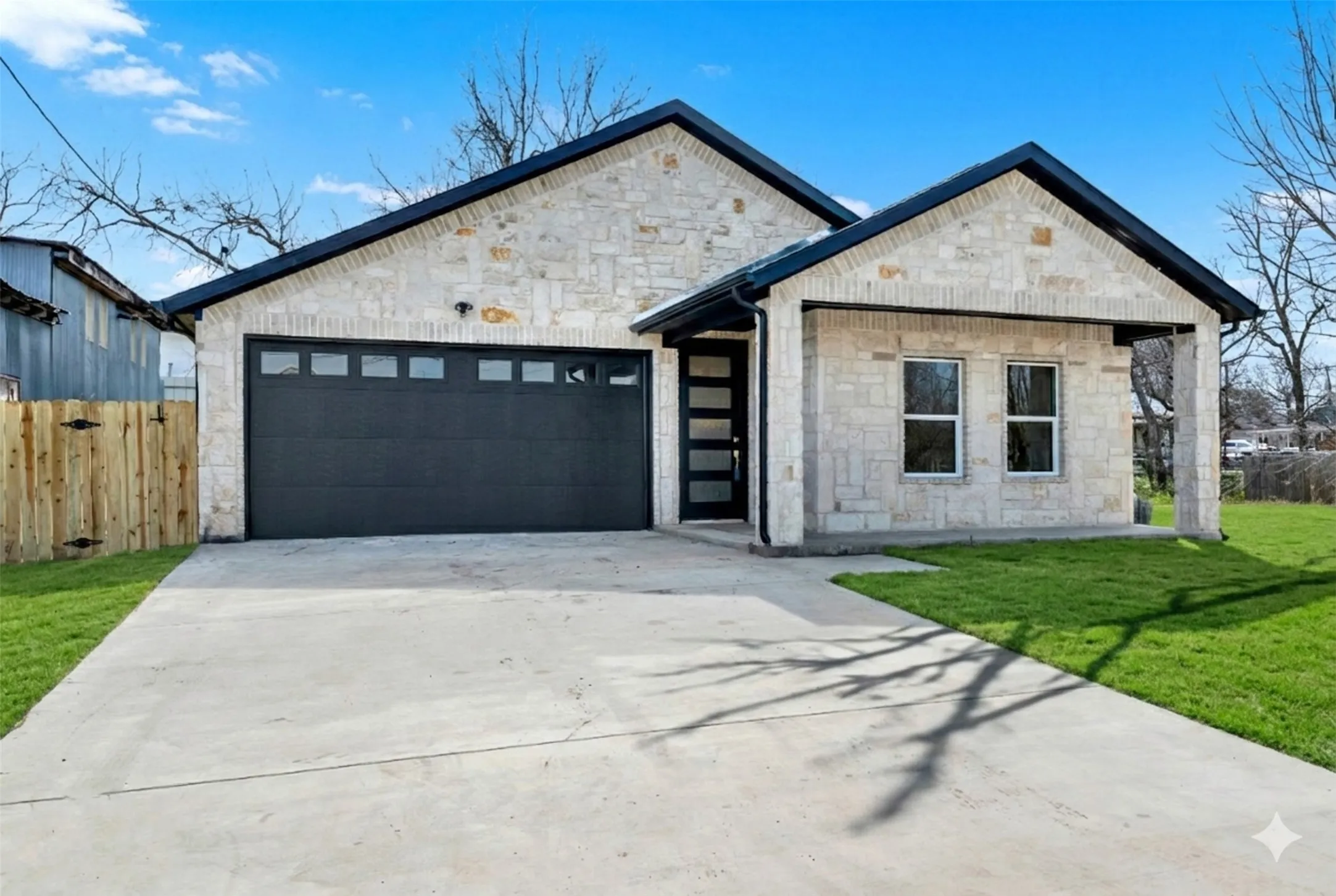 Single Family Residence For Sale in Hunt County , 2821 Morse Street, Greenville, Texas 75401, 3 Bedroom, 2 Bathroom, 2 Garage spaces, 1,540 Sqft, built in 2026, mls#21364975, Real Estate Agent in Greenville, Homes For Sale in Hunt county, Homes For Sale in Greenville, Realtor in Greenville Texas, Real Estate Brokerage Independent Realty Texas, Luminita Cordes Realtor