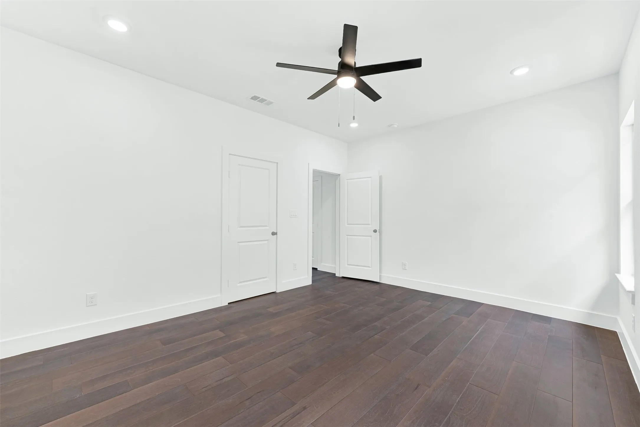 Single Family Residence For Sale in Hunt County , 2821 Morse Street, Greenville, Texas 75401, 3 Bedroom, 2 Bathroom, 2 Garage spaces, 1,540 Sqft, built in 2026, mls#21364975, Real Estate Agent in Greenville, Homes For Sale in Hunt county, Homes For Sale in Greenville, Realtor in Greenville Texas, Real Estate Brokerage Independent Realty Texas, Luminita Cordes Realtor