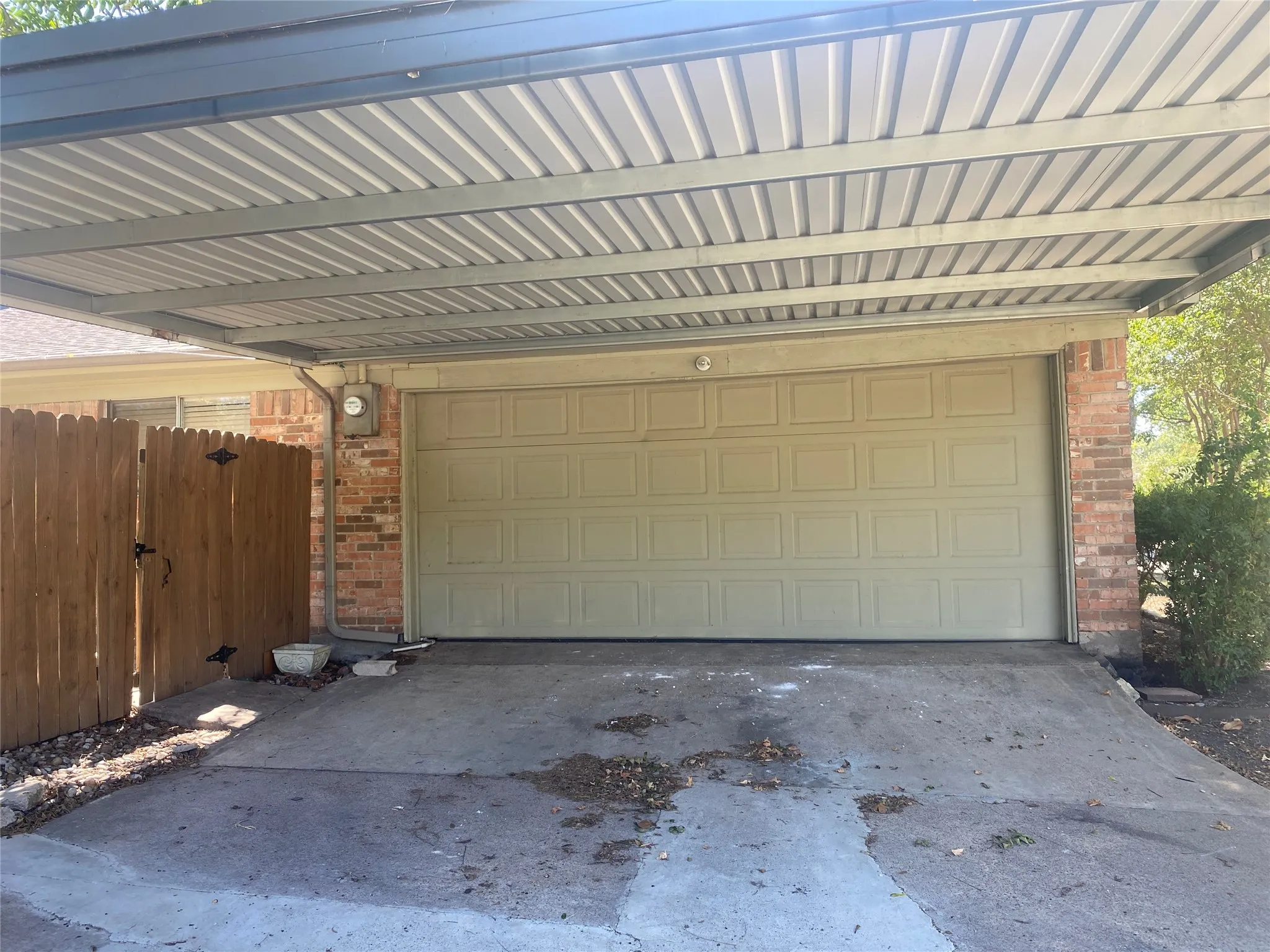 Single Family Residence For Rent in Collin County , 423 Shady Brook Place, Richardson, Texas 75080, 4 Bedroom, 2 Bathroom, 2 Garage spaces, 1,706 Sqft, built in 1969, mls#21364798, Real Estate Agent in Richardson, Homes For Rent in Collin county, Homes For Rent in Richardson, Realtor in Richardson Texas, Real Estate Brokerage Independent Realty Texas, Luminita Cordes Realtor