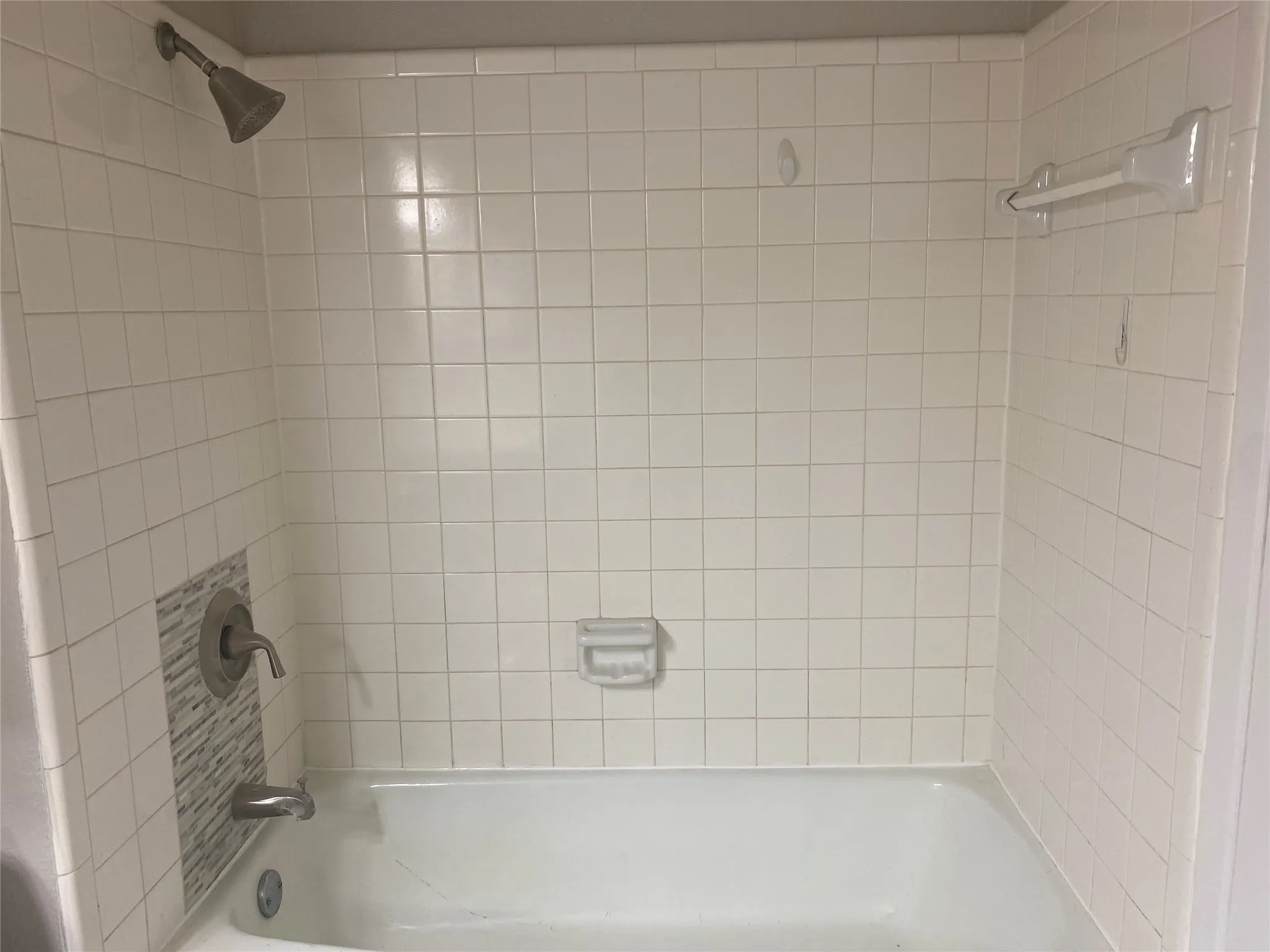 Single Family Residence For Rent in Collin County , 423 Shady Brook Place, Richardson, Texas 75080, 4 Bedroom, 2 Bathroom, 2 Garage spaces, 1,706 Sqft, built in 1969, mls#21364798, Real Estate Agent in Richardson, Homes For Rent in Collin county, Homes For Rent in Richardson, Realtor in Richardson Texas, Real Estate Brokerage Independent Realty Texas, Luminita Cordes Realtor