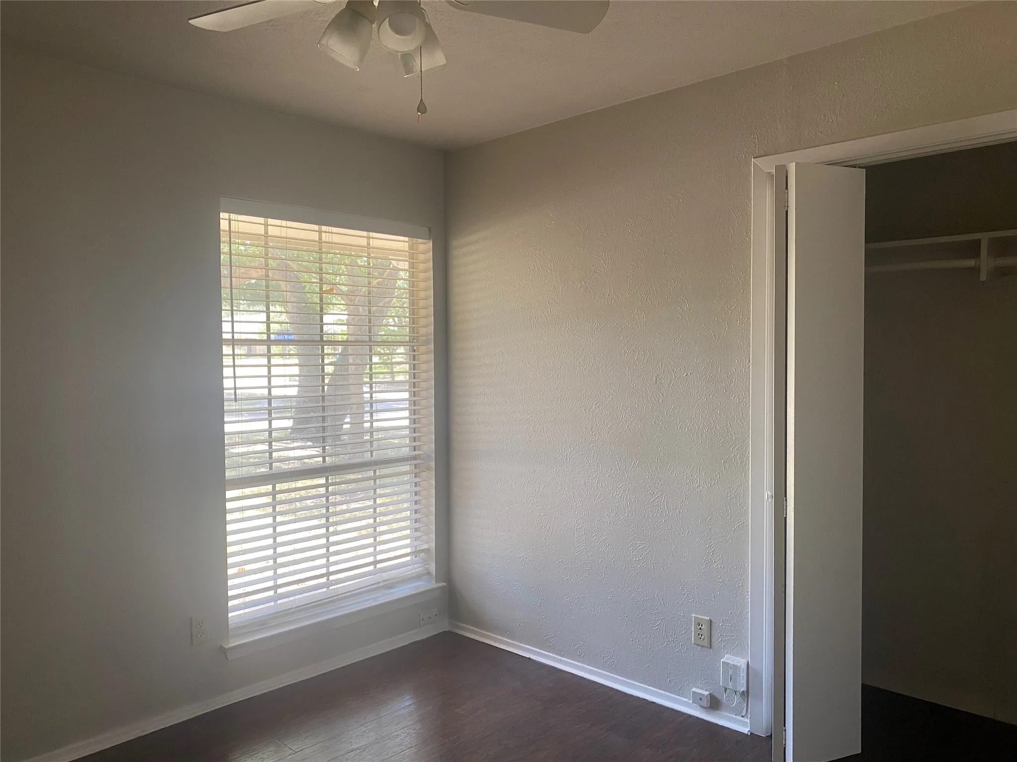 Single Family Residence For Rent in Collin County , 423 Shady Brook Place, Richardson, Texas 75080, 4 Bedroom, 2 Bathroom, 2 Garage spaces, 1,706 Sqft, built in 1969, mls#21364798, Real Estate Agent in Richardson, Homes For Rent in Collin county, Homes For Rent in Richardson, Realtor in Richardson Texas, Real Estate Brokerage Independent Realty Texas, Luminita Cordes Realtor