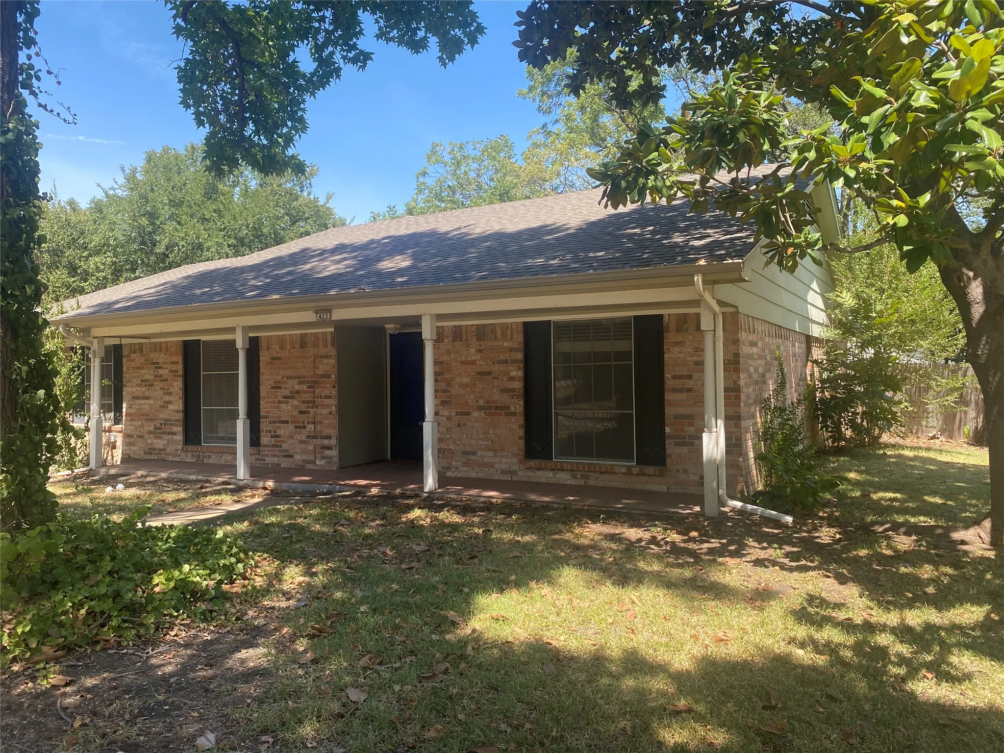 Single Family Residence For Rent in Collin County , 423 Shady Brook Place, Richardson, Texas 75080, 4 Bedroom, 2 Bathroom, 2 Garage spaces, 1,706 Sqft, built in 1969, mls#21364798, Real Estate Agent in Richardson, Homes For Rent in Collin county, Homes For Rent in Richardson, Realtor in Richardson Texas, Real Estate Brokerage Independent Realty Texas, Luminita Cordes Realtor