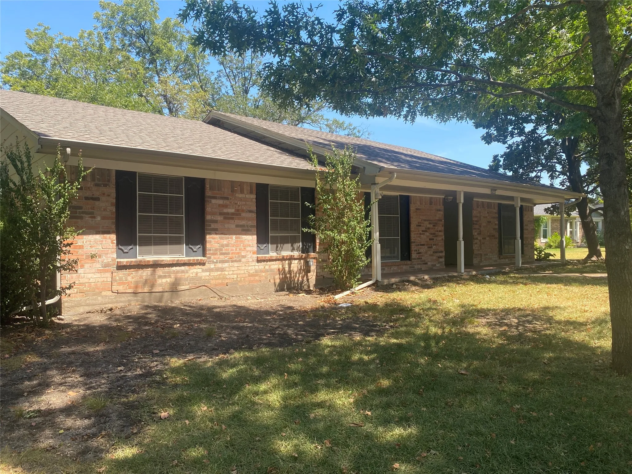 Single Family Residence For Rent in Collin County , 423 Shady Brook Place, Richardson, Texas 75080, 4 Bedroom, 2 Bathroom, 2 Garage spaces, 1,706 Sqft, built in 1969, mls#21364798, Real Estate Agent in Richardson, Homes For Rent in Collin county, Homes For Rent in Richardson, Realtor in Richardson Texas, Real Estate Brokerage Independent Realty Texas, Luminita Cordes Realtor