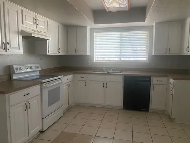 Single Family Residence For Rent in Collin County , 423 Shady Brook Place, Richardson, Texas 75080, 4 Bedroom, 2 Bathroom, 2 Garage spaces, 1,706 Sqft, built in 1969, mls#21364798, Real Estate Agent in Richardson, Homes For Rent in Collin county, Homes For Rent in Richardson, Realtor in Richardson Texas, Real Estate Brokerage Independent Realty Texas, Luminita Cordes Realtor
